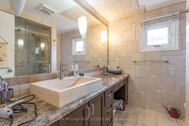 Additional property image - 4484 Jenkins Cres