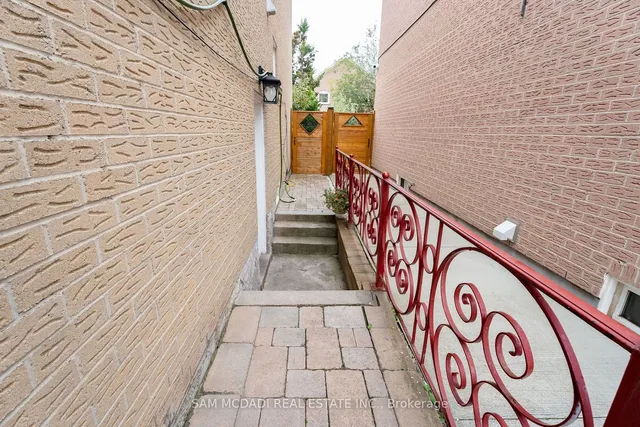 Additional property image - 4484 Jenkins Cres