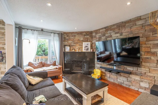 Additional property image - 4484 Jenkins Cres