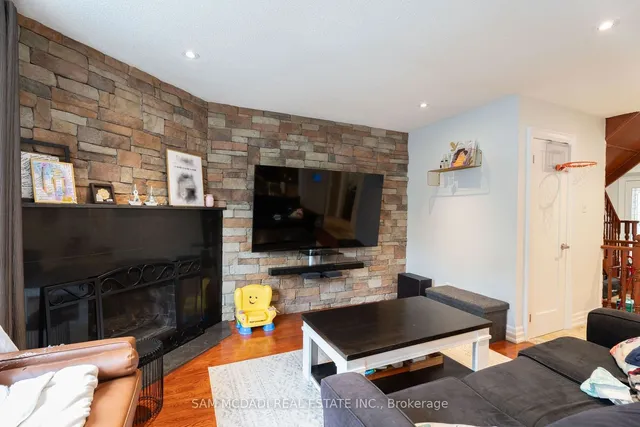 Additional property image - 4484 Jenkins Cres