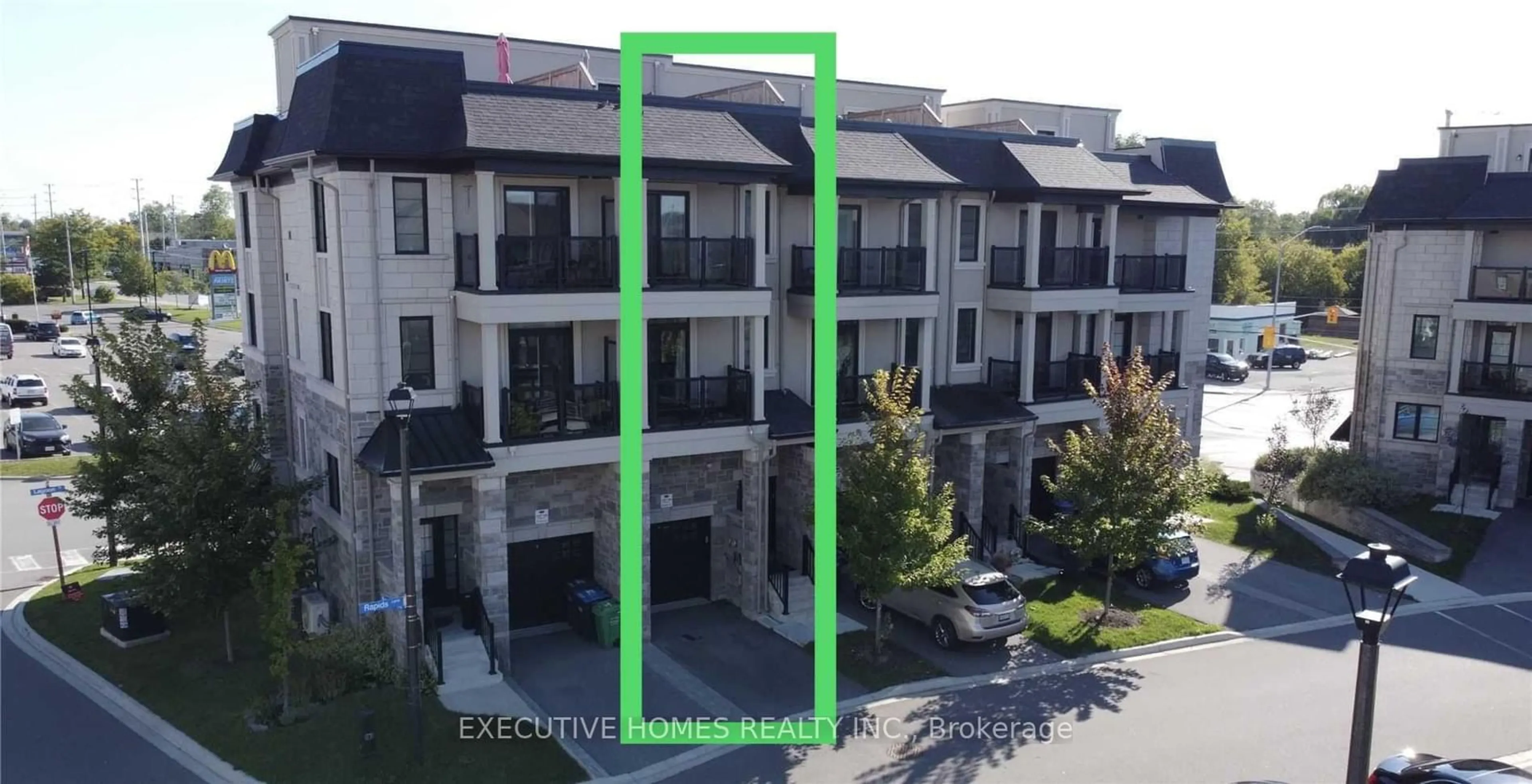 A pic from outside/outdoor area/front of a property/back of a property/a pic from drone, building for 588 Rapids Lane, Mississauga Ontario L5G 0A9