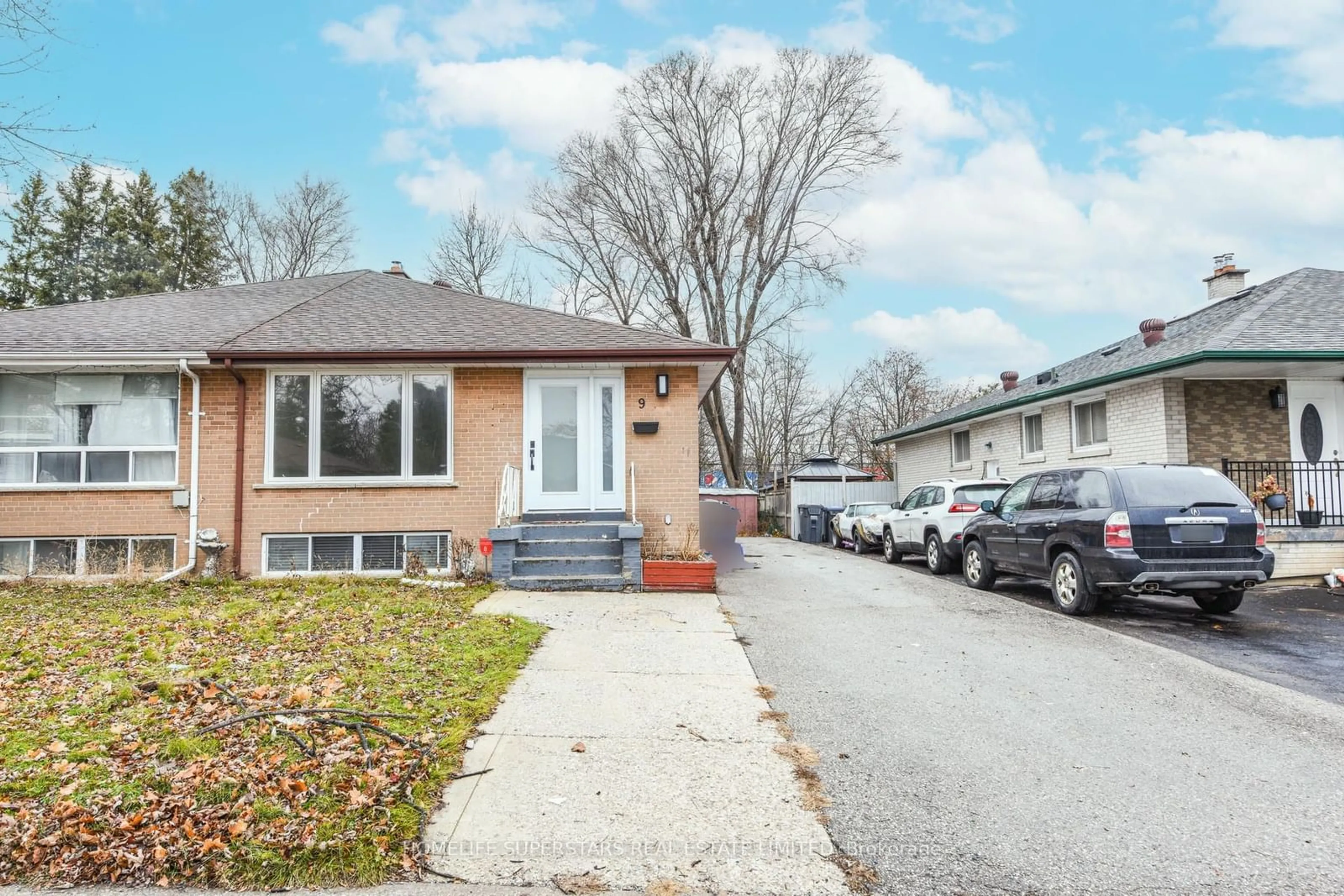 Home with brick exterior material, street for 9 Aloma Cres, Brampton Ontario L6T 2N8