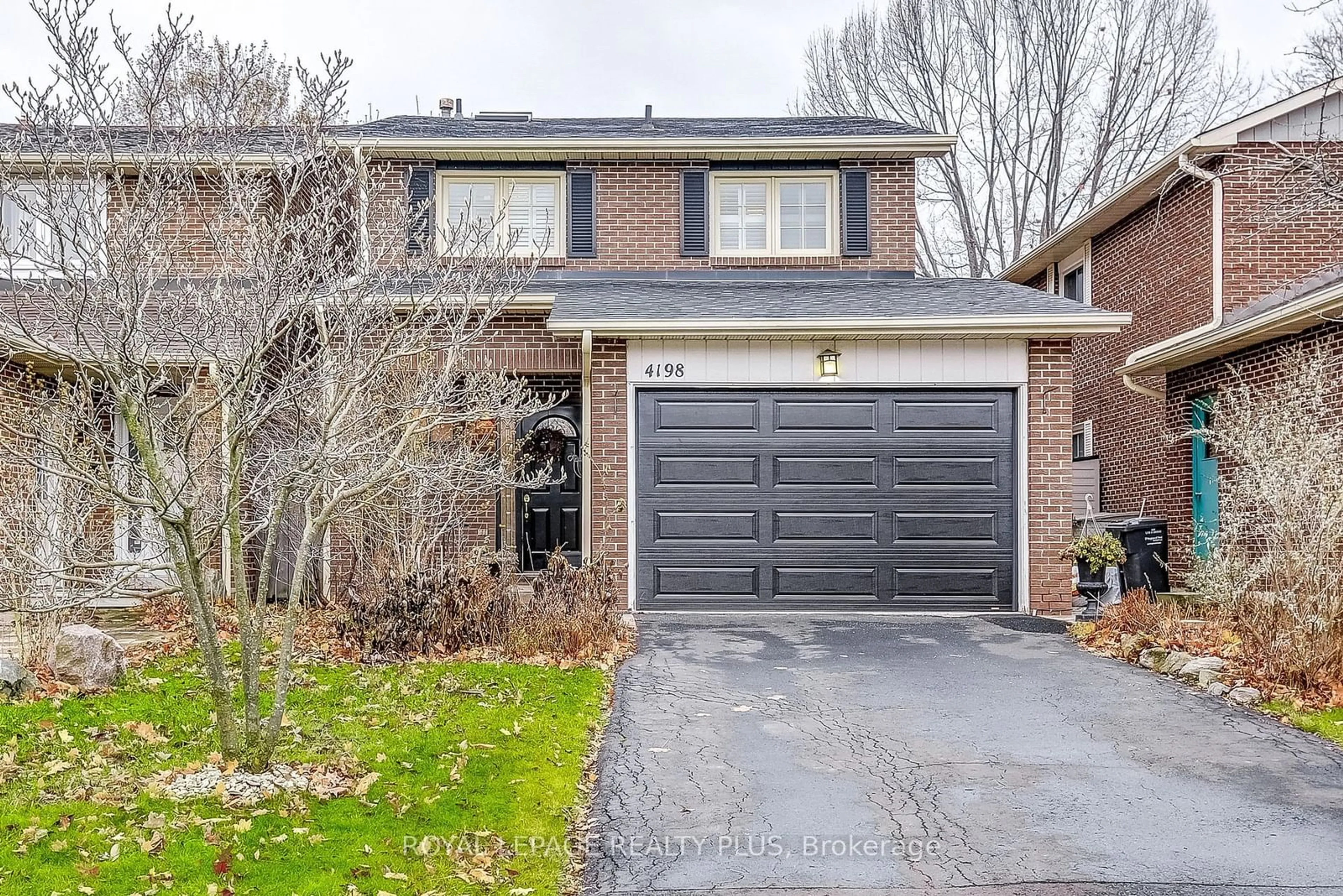 Home with brick exterior material, street for 4198 Treetop Cres, Mississauga Ontario L5L 2L9