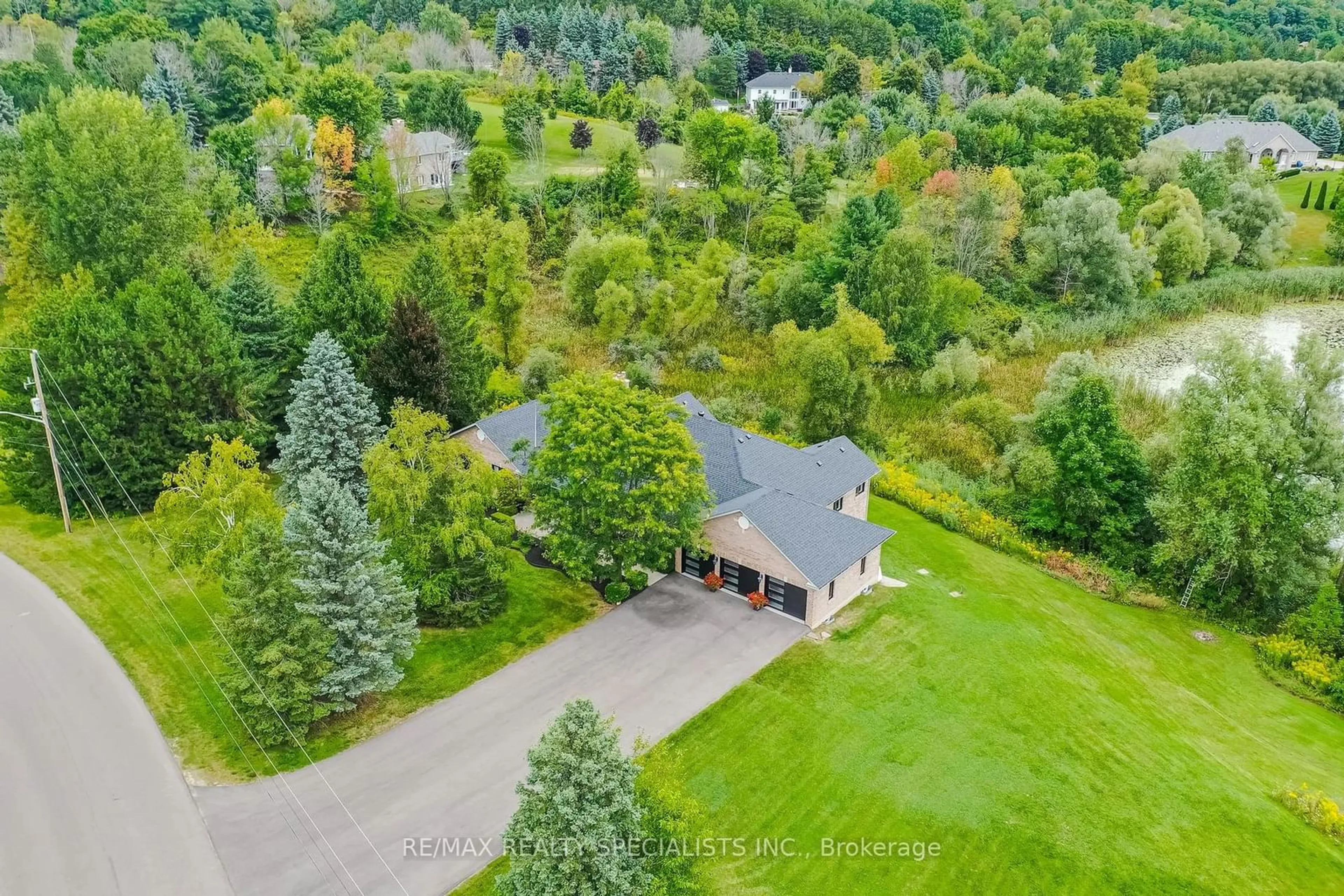 A pic from outside/outdoor area/front of a property/back of a property/a pic from drone, forest/trees view for 41 Matson Dr, Caledon Ontario L7E 0B1