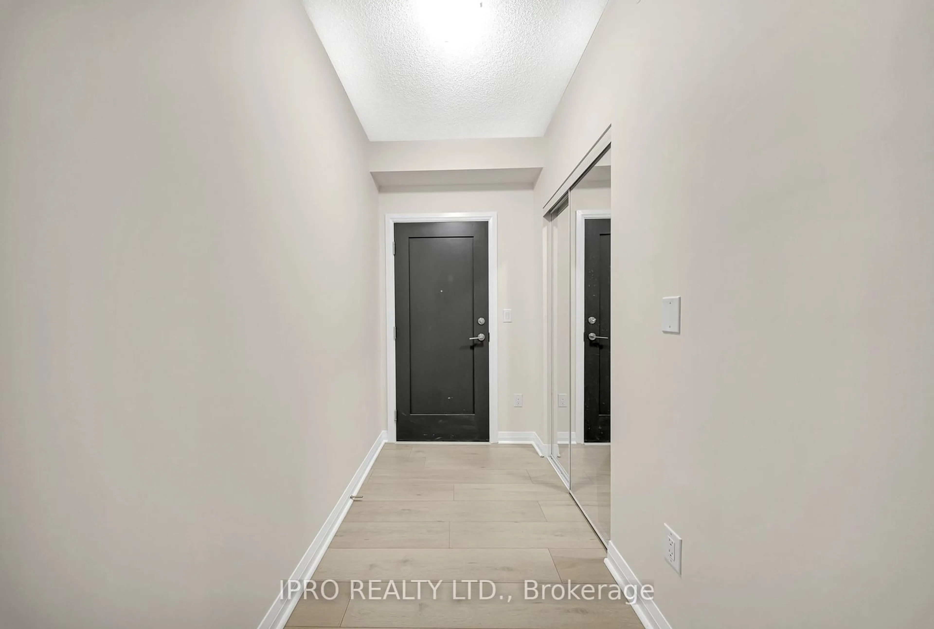 Indoor entryway for 5033 Four Springs Ave #1320, Mississauga Ontario L5R 0G6