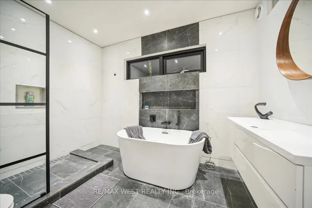 Additional property image - 33 Edwin Ave