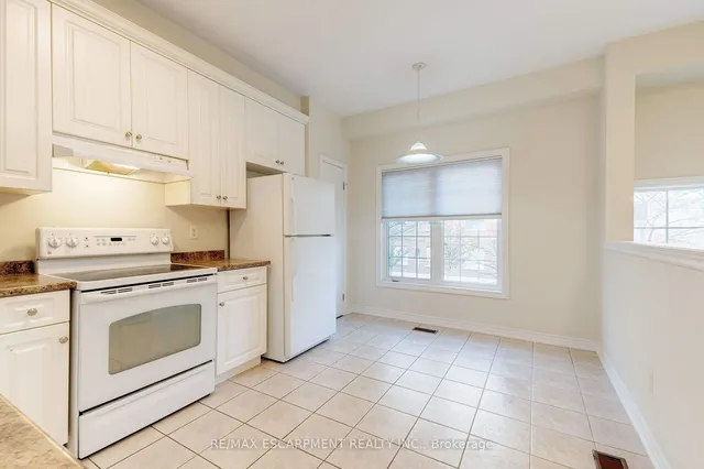 Additional property image - 682 Summers Common