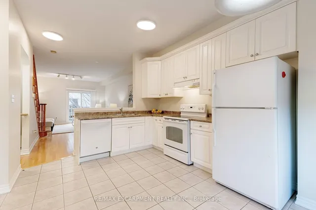 Additional property image - 682 Summers Common