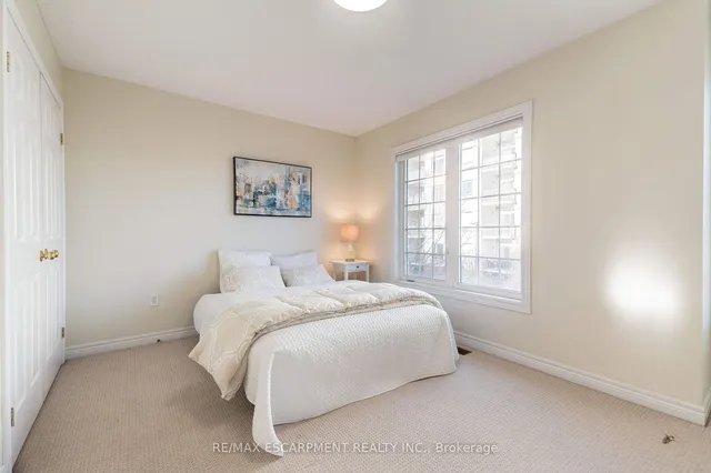 Additional property image - 682 Summers Common