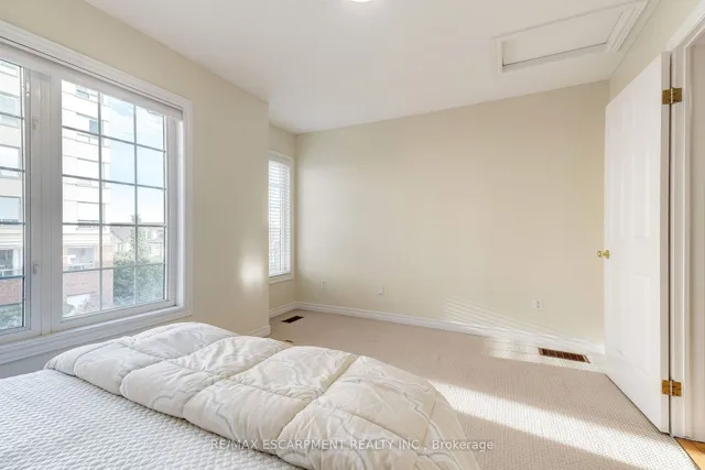 Additional property image - 682 Summers Common