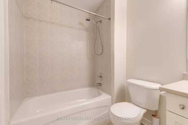 Additional property image - 682 Summers Common