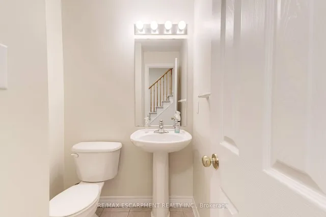 Additional property image - 682 Summers Common