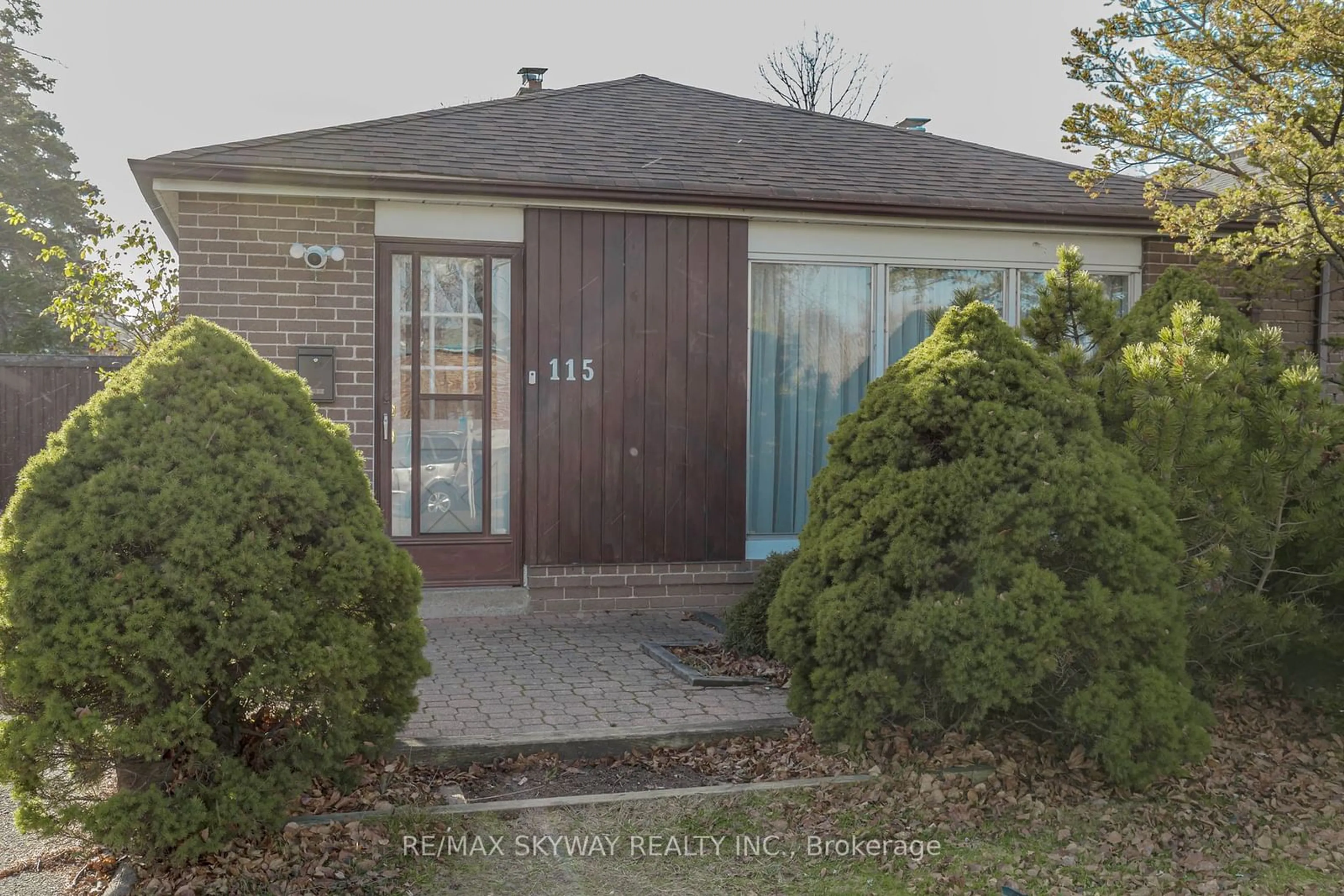 Unknown for 115 Aloma Cres, Brampton Ontario L6T 2N8