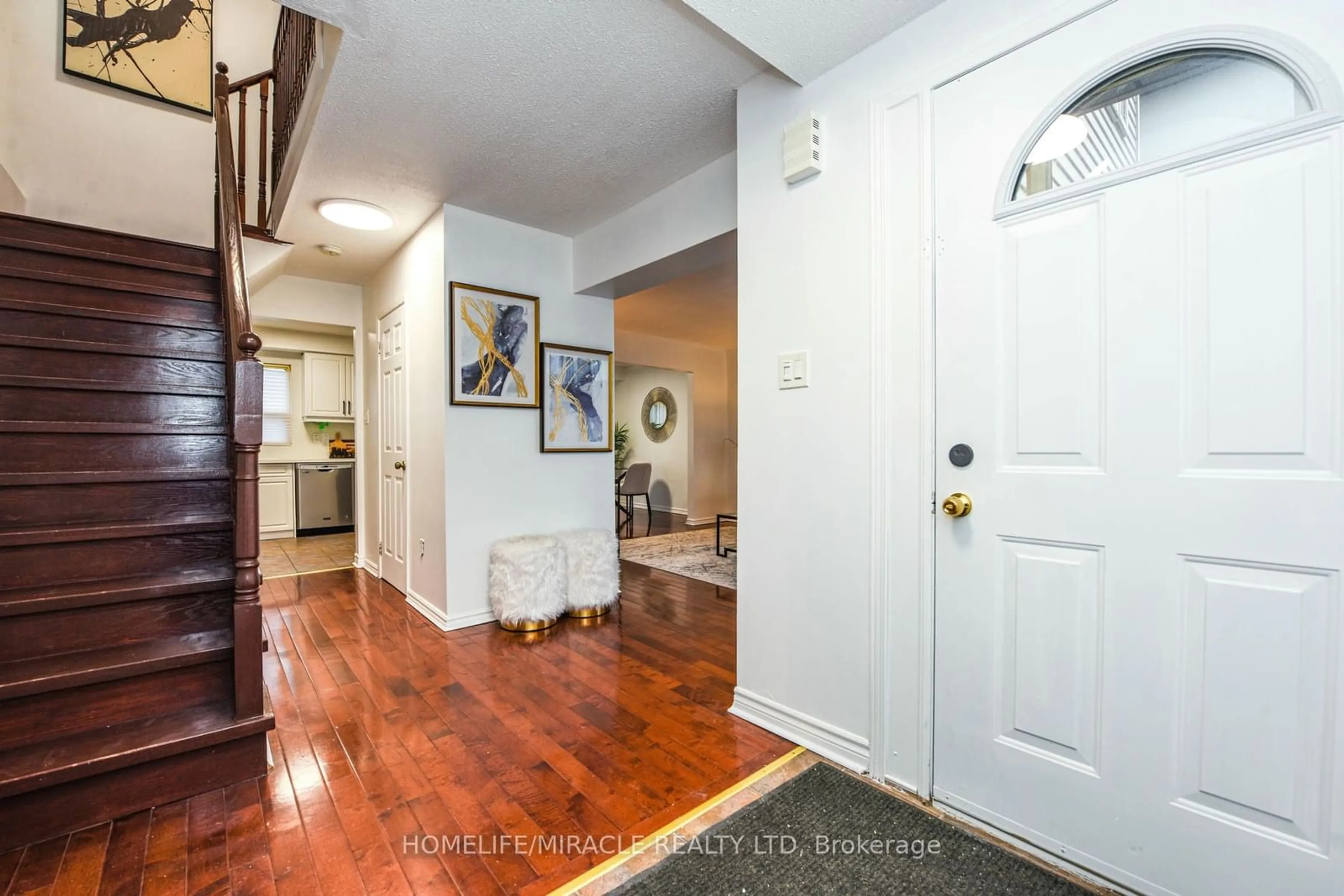 Indoor entryway for 12 Finchgate Blvd, Brampton Ontario L6T 4R6