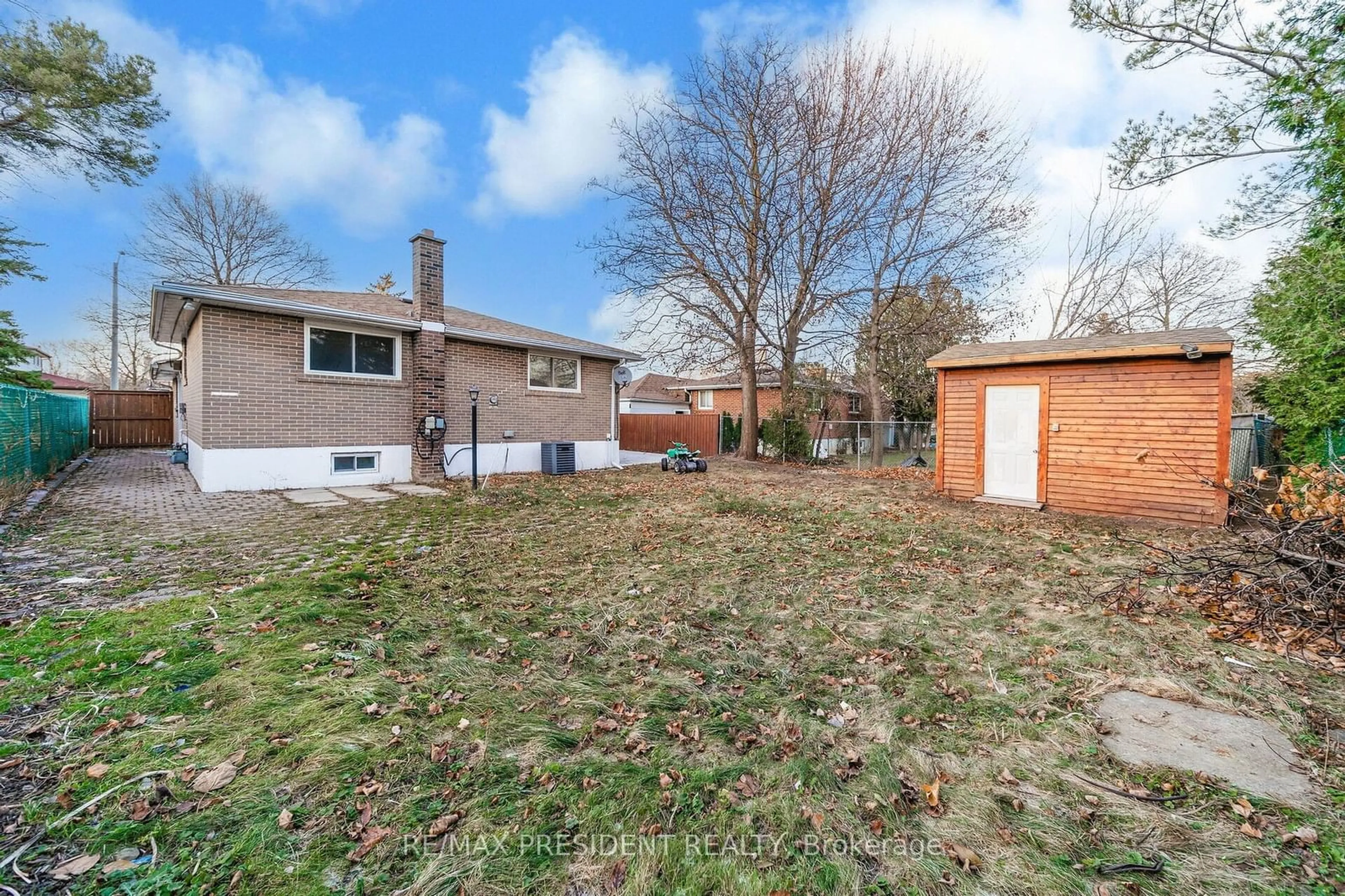 A pic from outside/outdoor area/front of a property/back of a property/a pic from drone, street for 83 Watson Cres, Brampton Ontario L6W 1E5