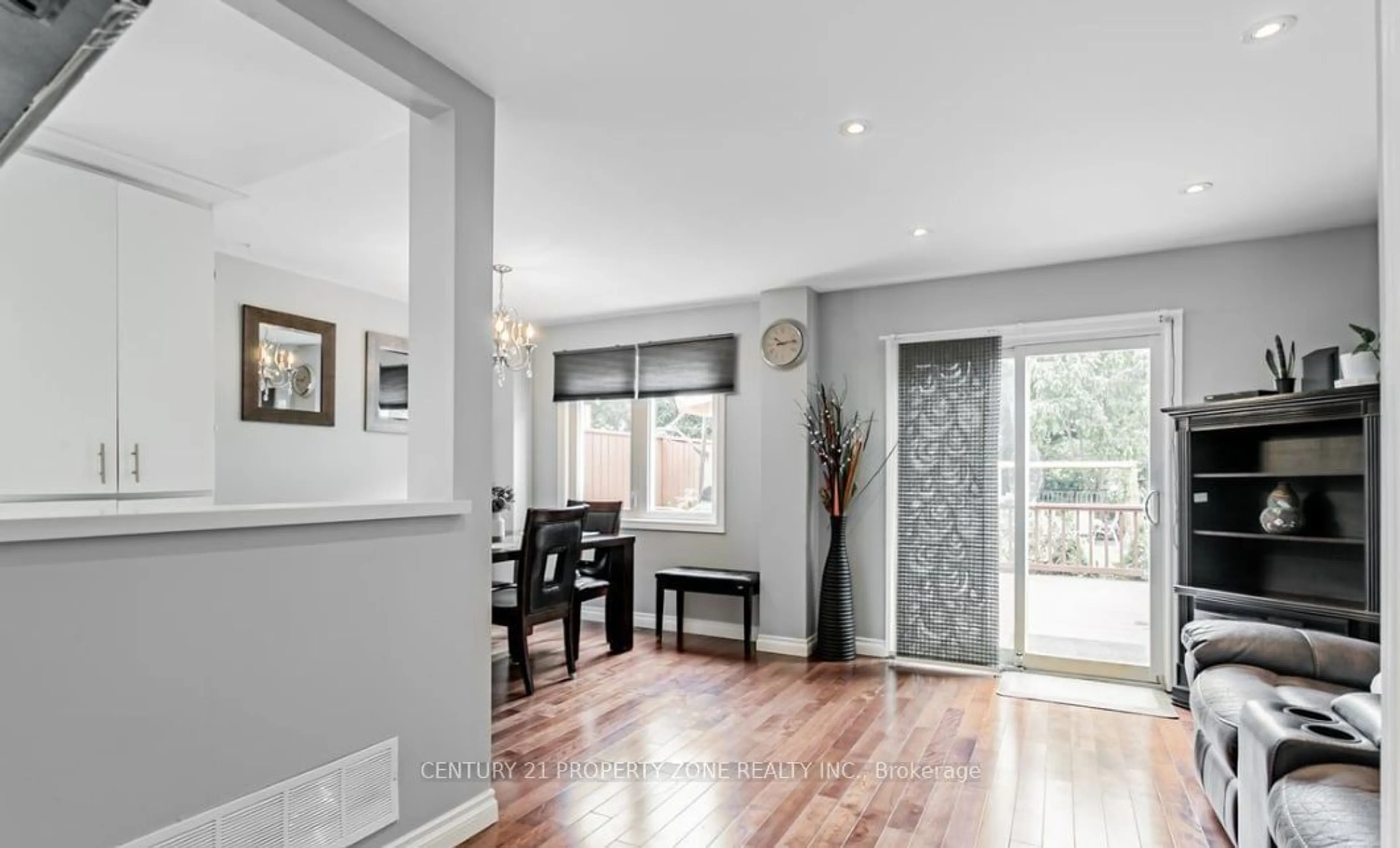 Dining room, wood/laminate floor for 156 Martindale Cres, Brampton Ontario L6X 2V2