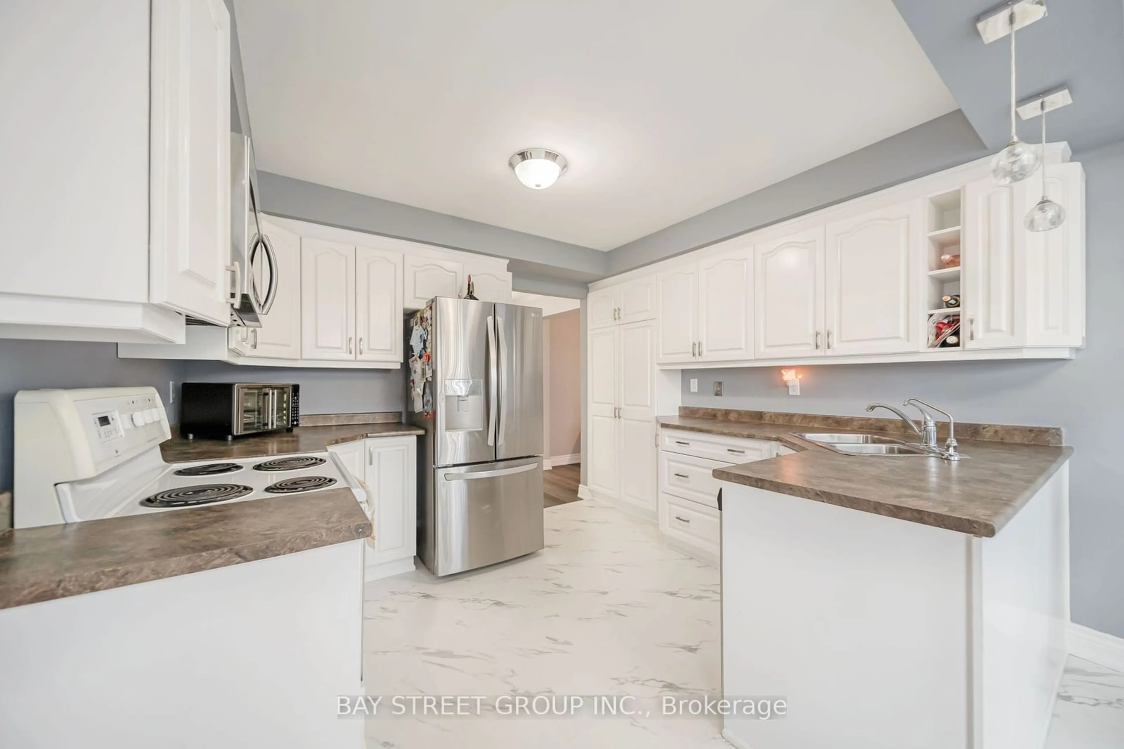 Standard kitchen, ceramic/tile floor for 224 EDENWOOD Cres, Orangeville Ontario L9W 4M8