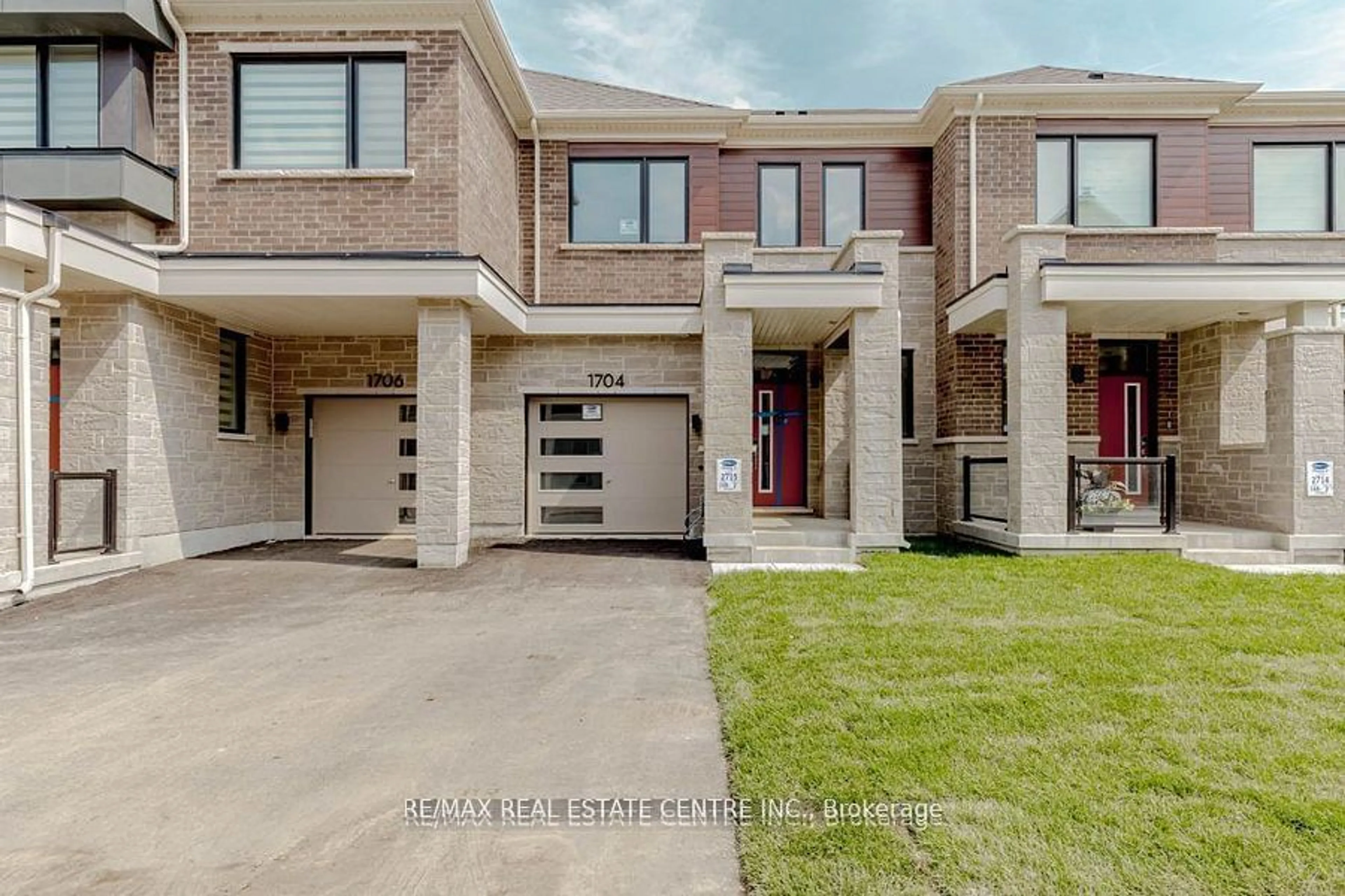 Home with brick exterior material, street for 1704 Dance Crt, Milton Ontario L9T 6H8