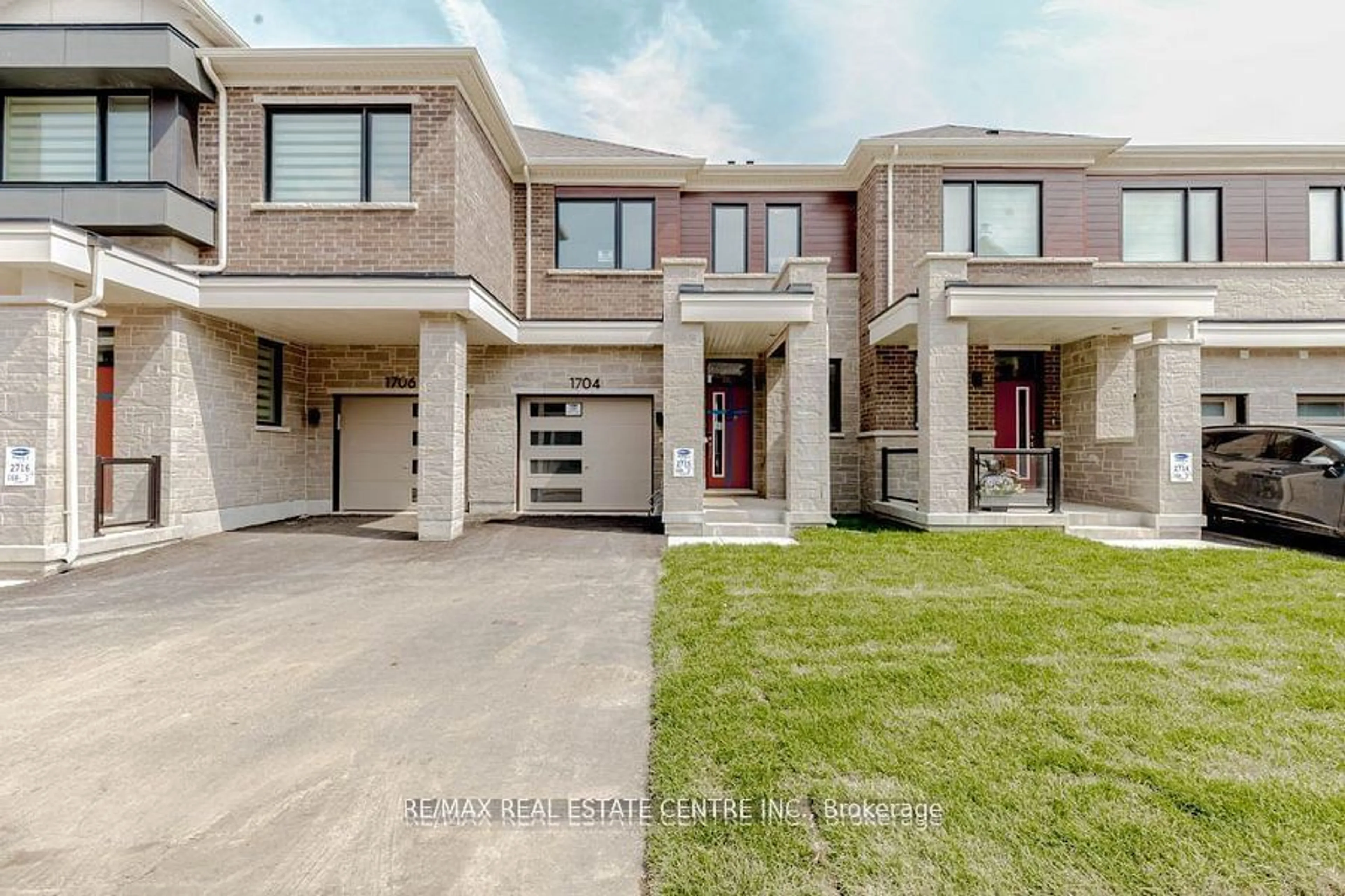 Home with brick exterior material, street for 1704 Dance Crt, Milton Ontario L9T 6H8