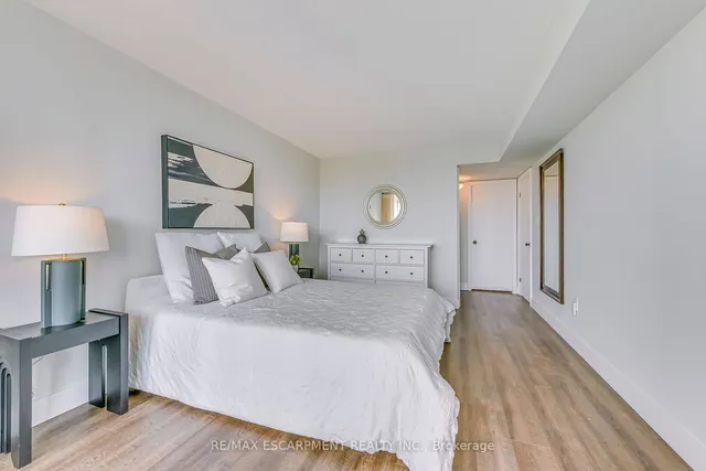 Additional property image - 5090 Pinedale Ave Unit 709
