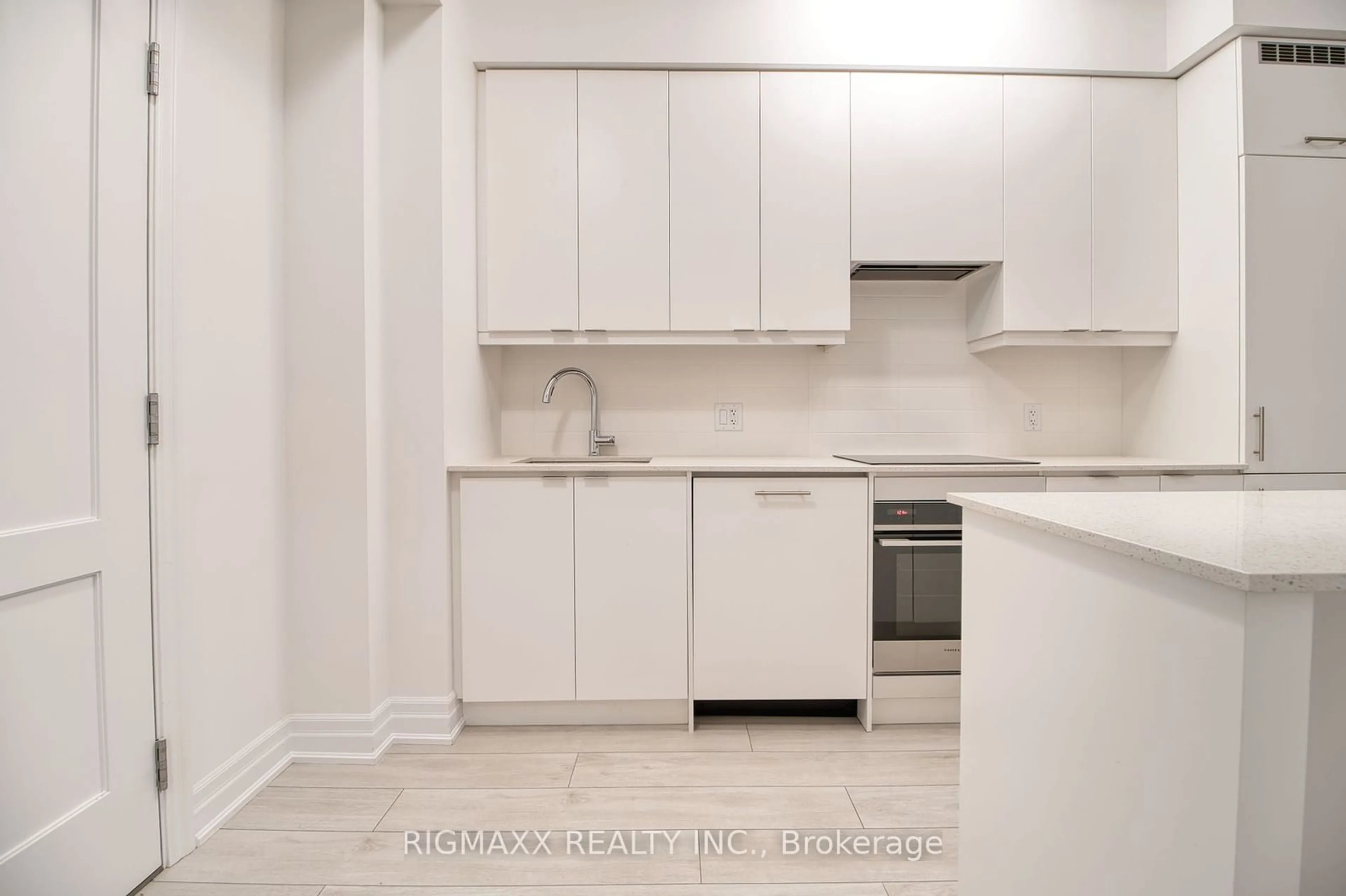 Standard kitchen, unknown for 30 Elm Dr #1503, Mississauga Ontario L5B 0N6