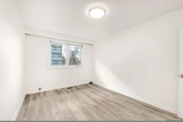Additional property image - 22 Goldcrest Blvd