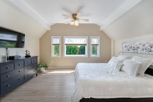 Additional property image - 24 Furrows End