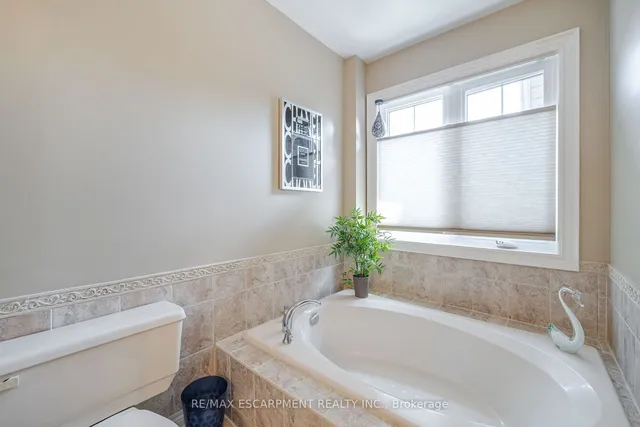 Additional property image - 24 Furrows End