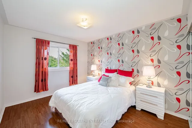 Additional property image - 24 Furrows End