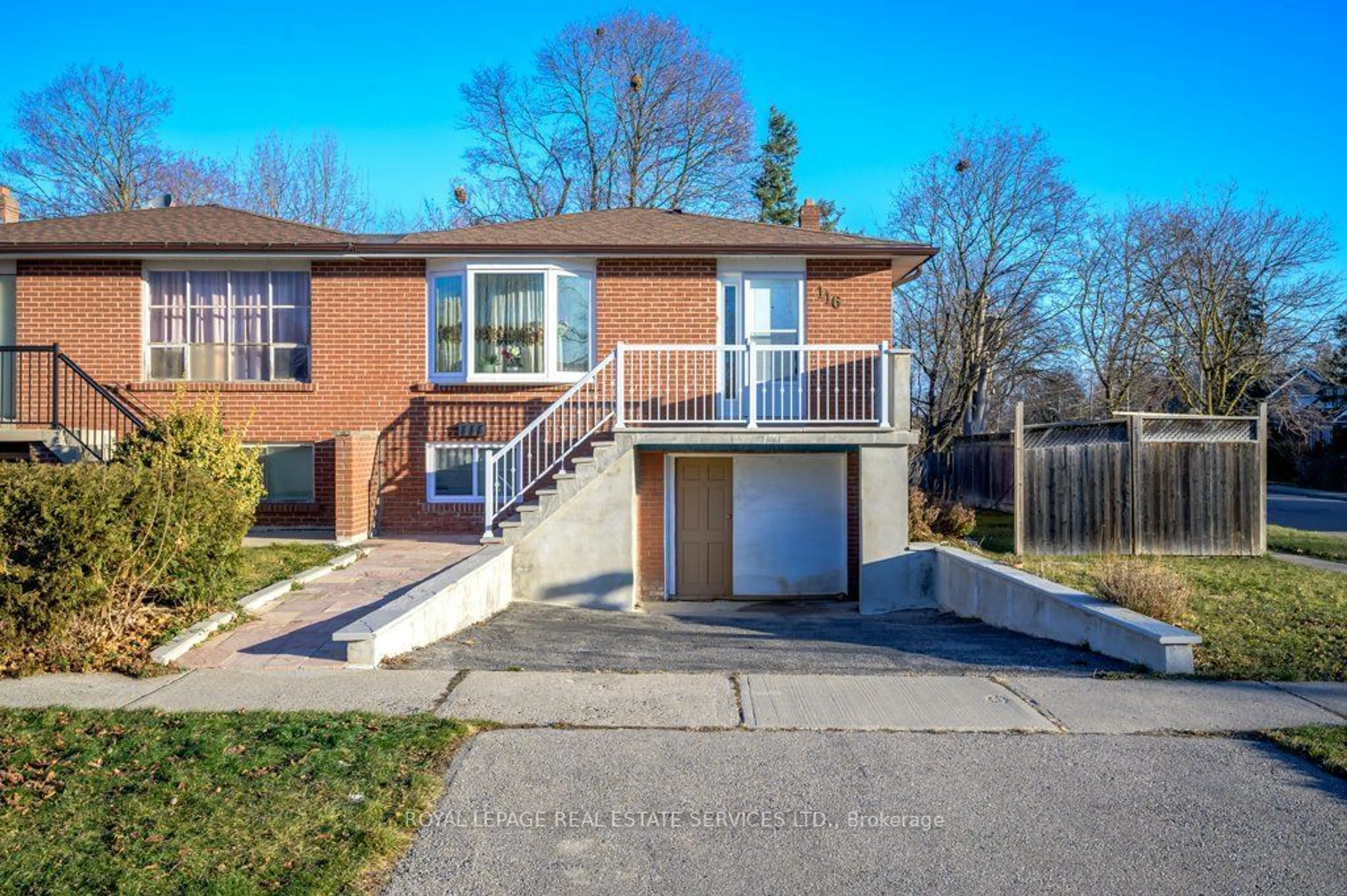 Home with brick exterior material, street for 116 Mill St, Brampton Ontario L6X 2P2