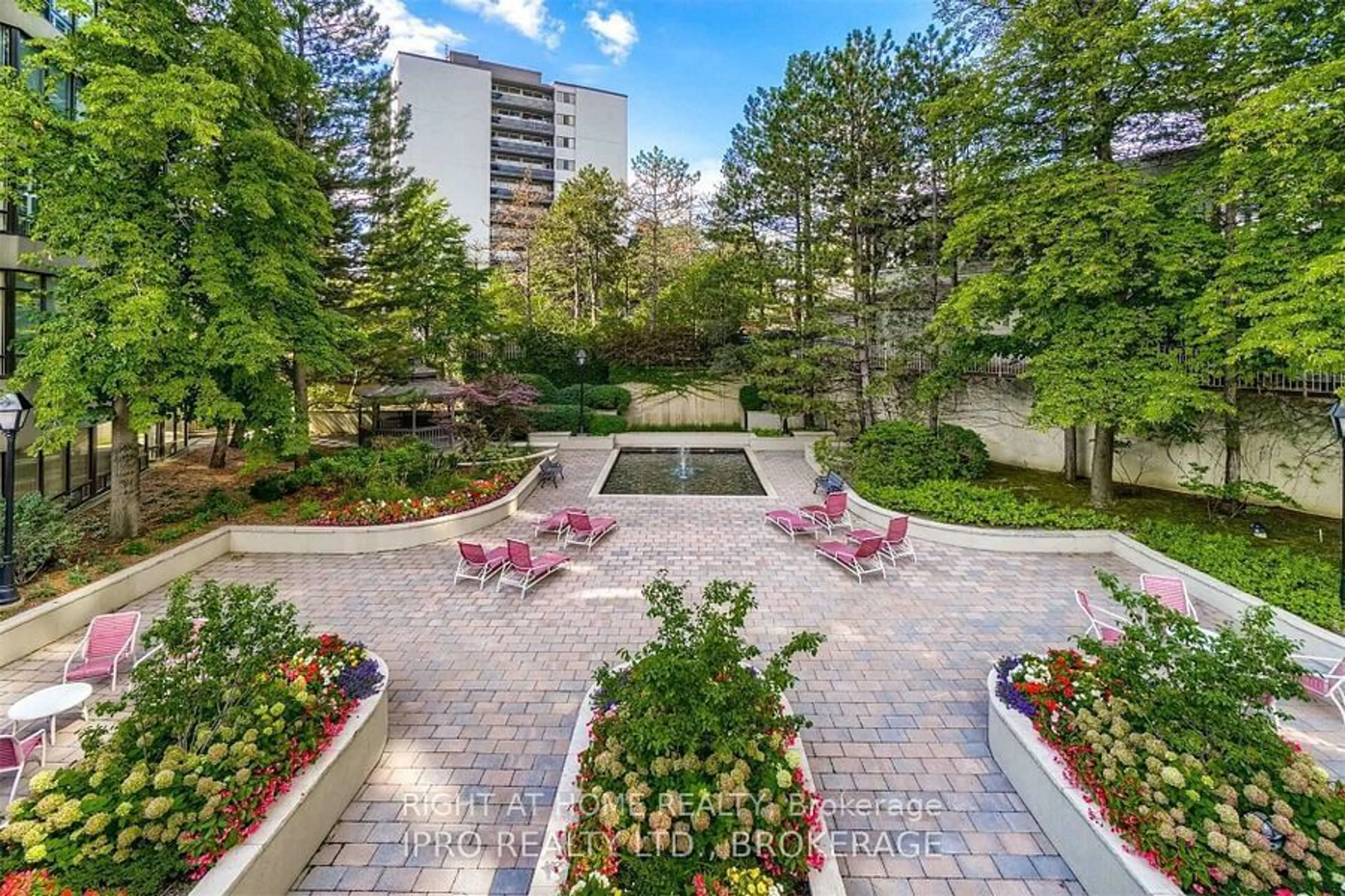 Patio, unknown for 1300 Islington Ave #2404, Toronto Ontario M9A 5C4