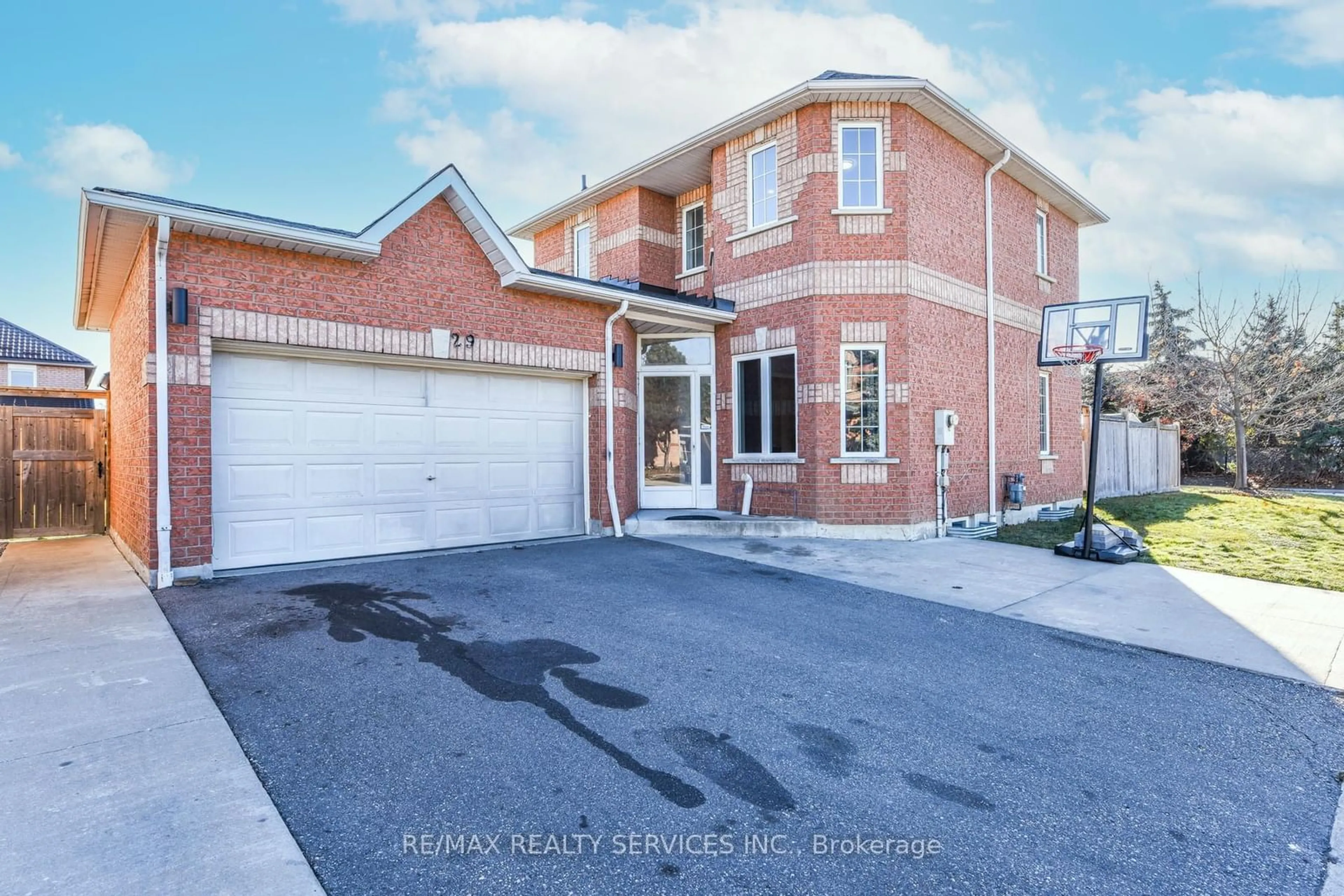 Home with brick exterior material, street for 530 Driftcurrent Dr #29, Mississauga Ontario L4Z 4B4