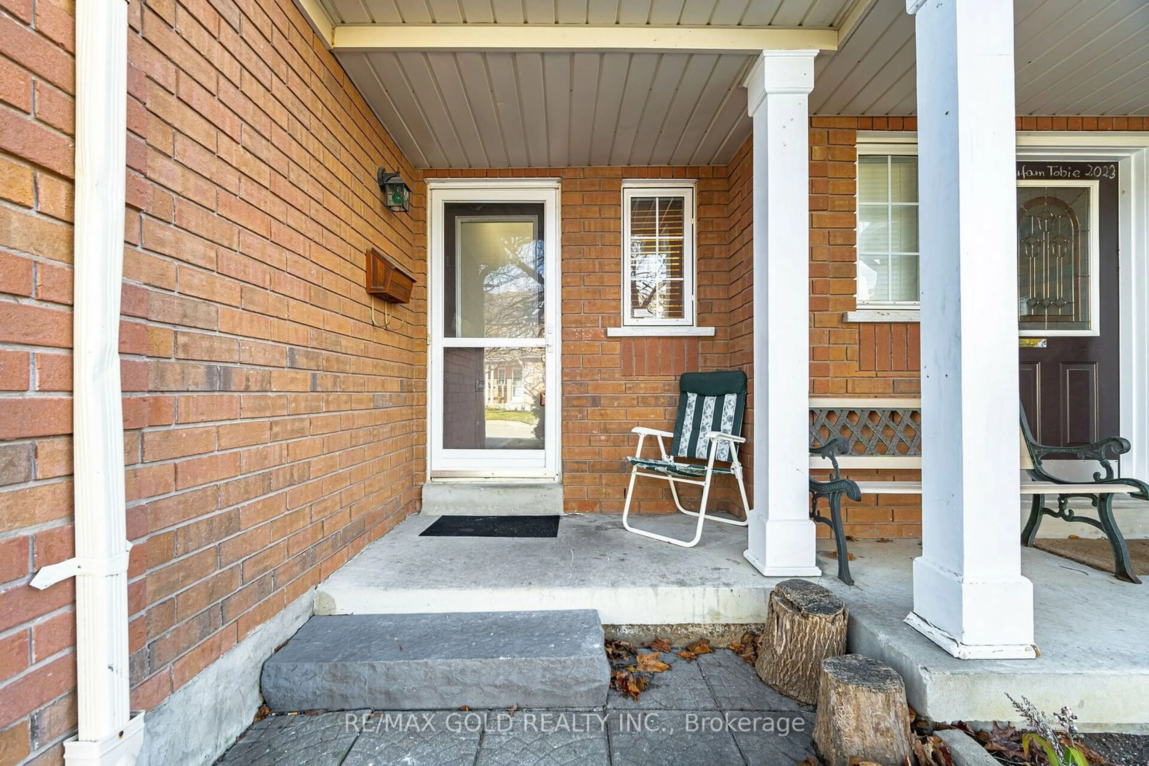 Indoor entryway for 9800 McLaughlin Rd #32, Brampton Ontario L6X 4R1