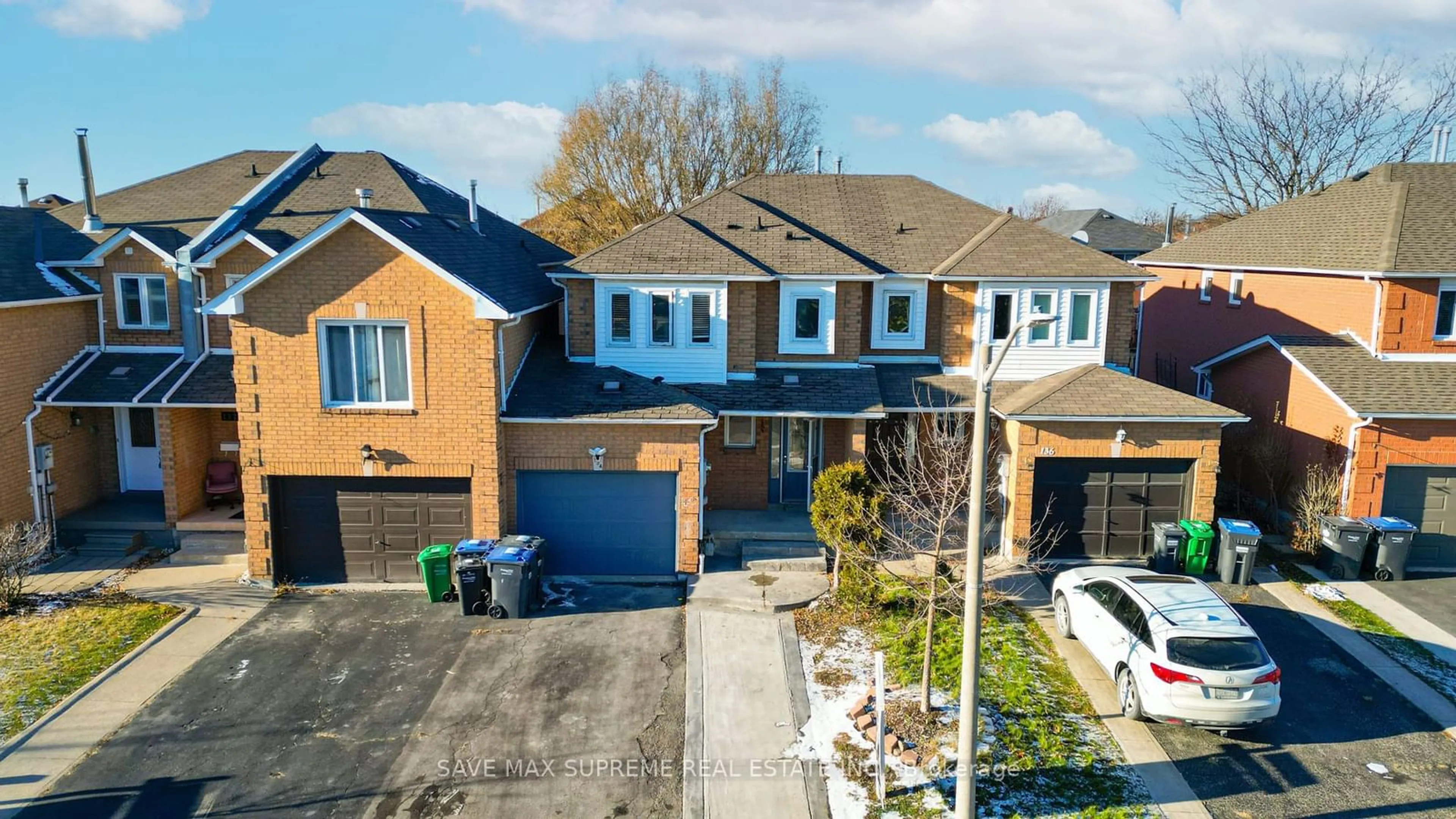 A pic from outside/outdoor area/front of a property/back of a property/a pic from drone, street for 134 Toba Cres, Brampton Ontario L6Z 4R9