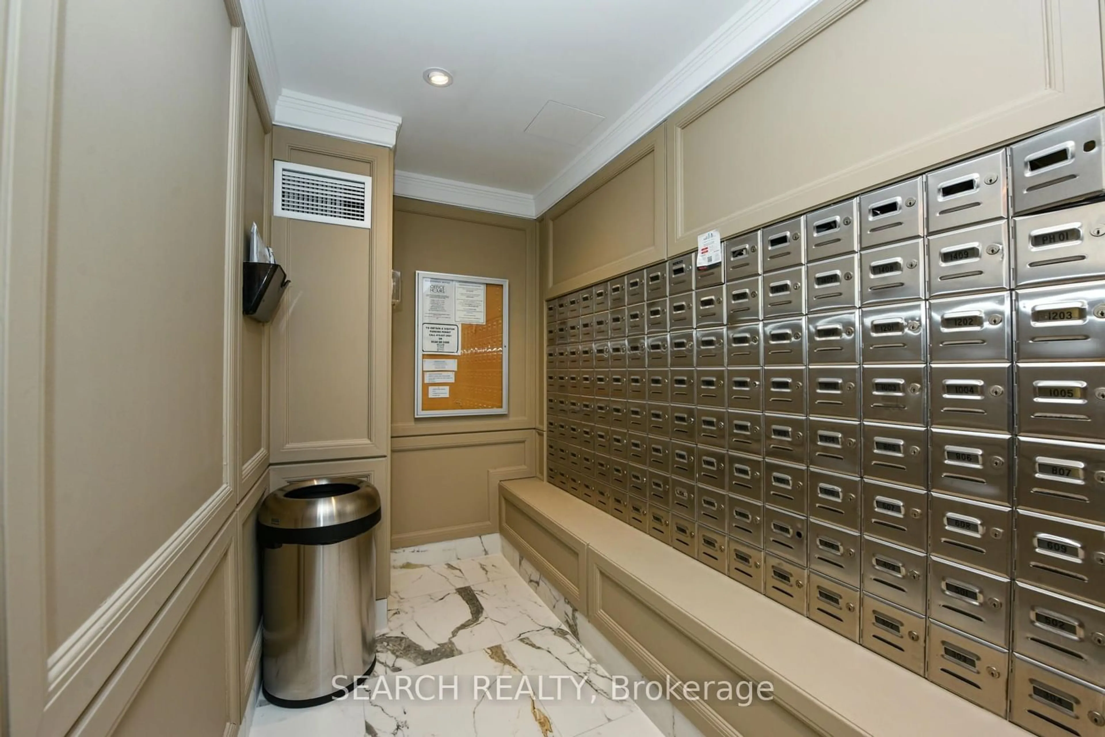 Indoor foyer for 1155 Bough Beeches Blvd #101, Mississauga Ontario L4W 4N2