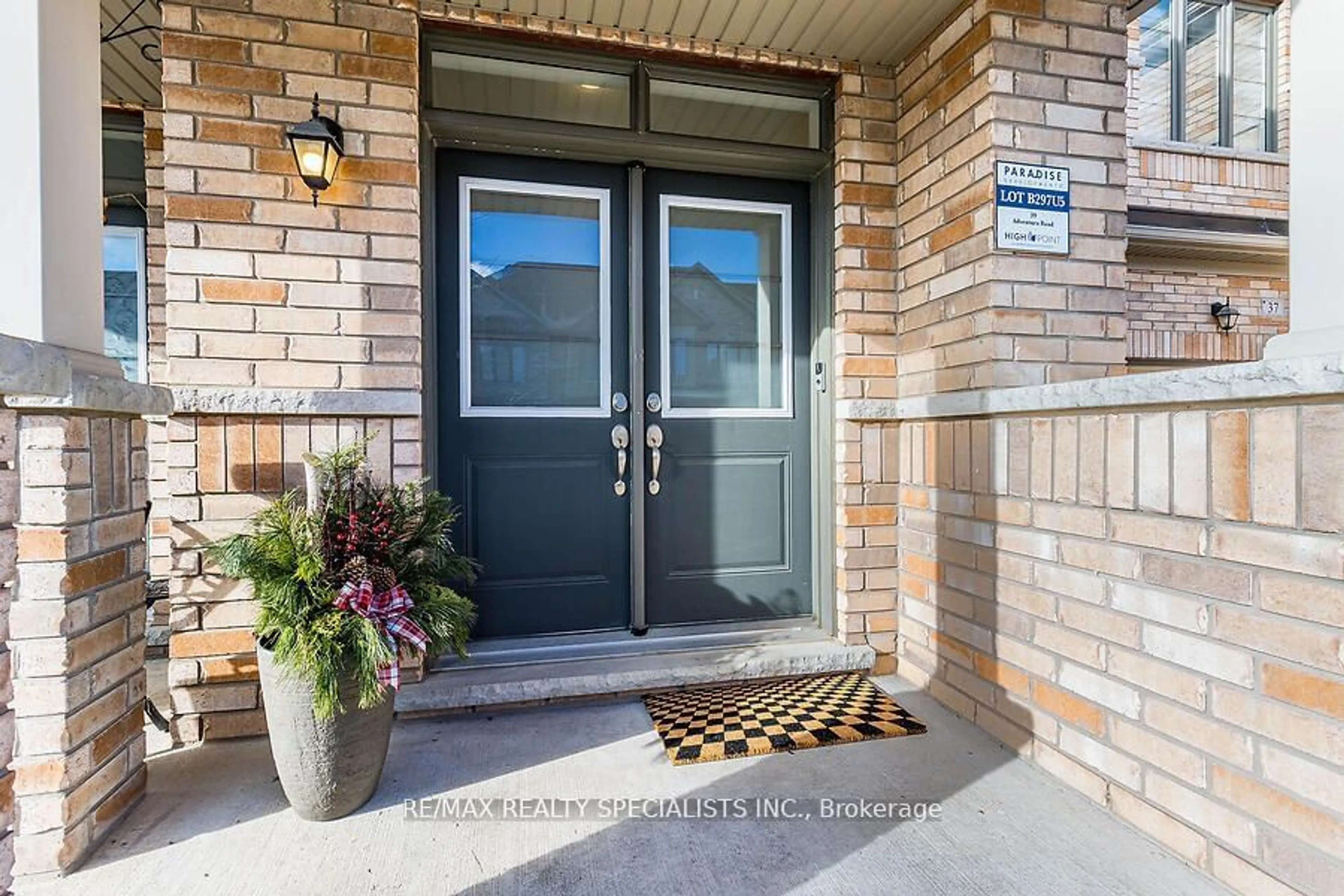 Indoor entryway for 39 Adventura Rd, Brampton Ontario L7A 5A7