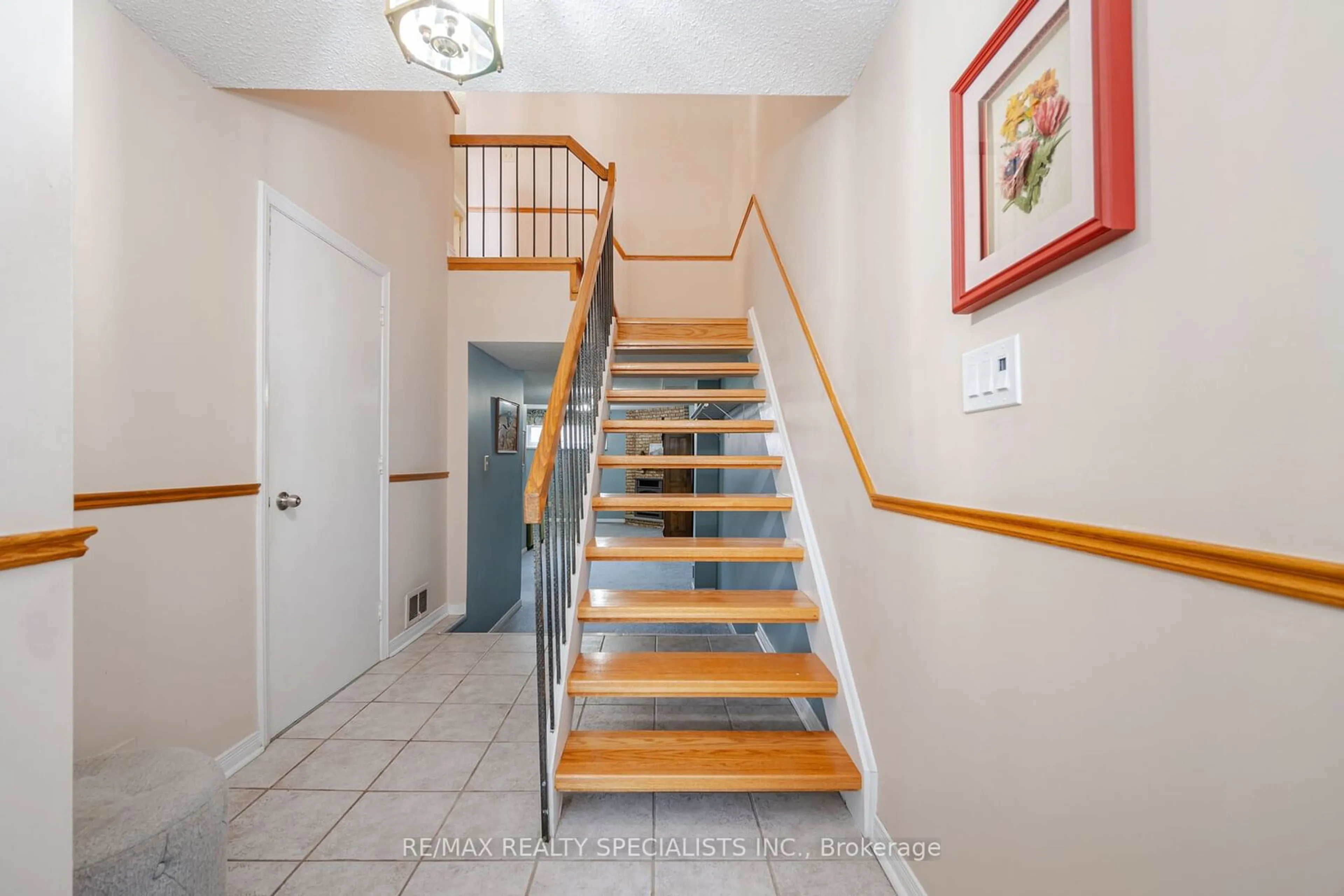 Unknown for 3218 McCarthy Crt, Mississauga Ontario L4V 3Z6