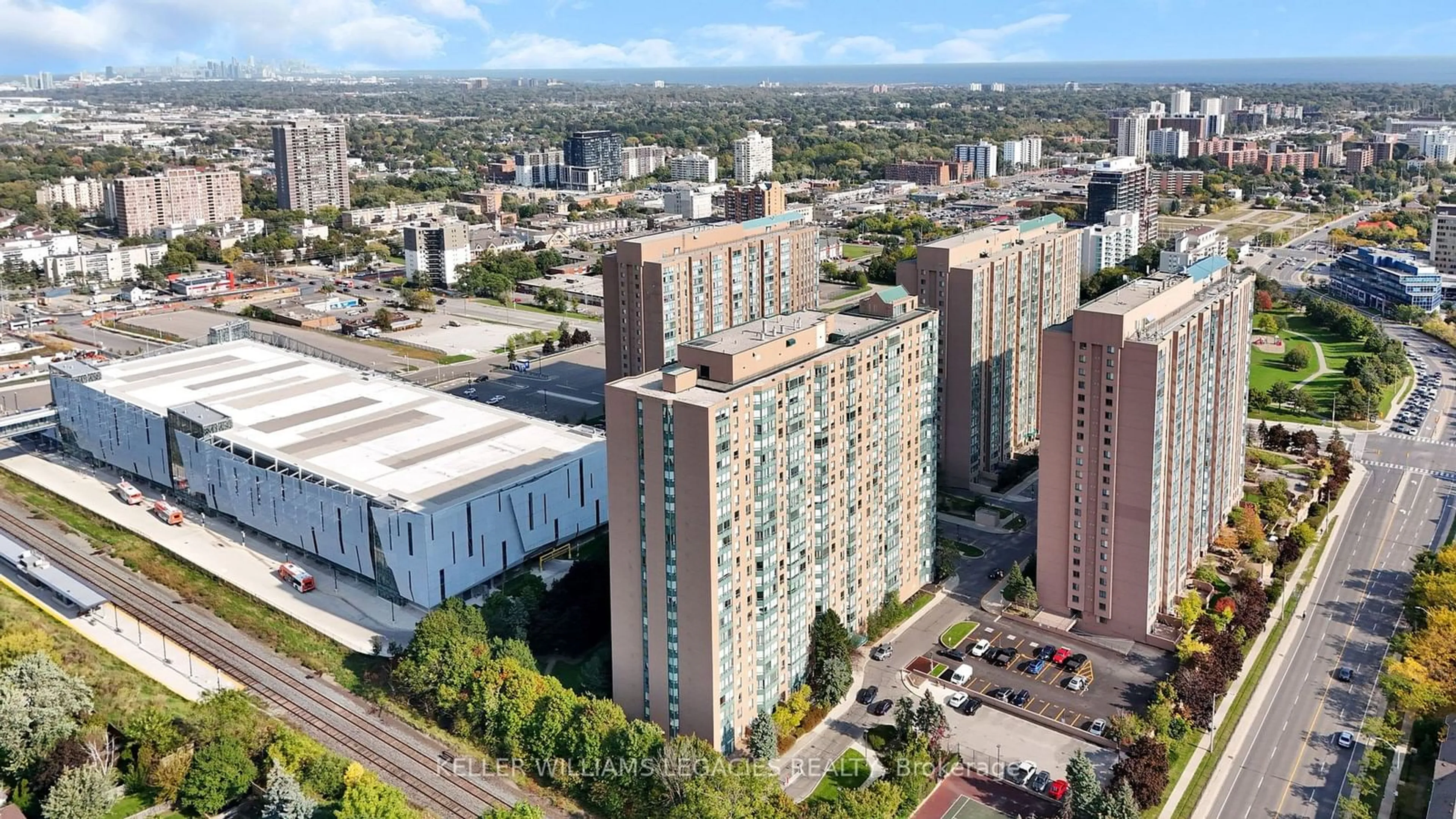 A pic from outside/outdoor area/front of a property/back of a property/a pic from drone, city buildings view from balcony for 145 Hillcrest Ave #1701, Mississauga Ontario L5B 3Z1