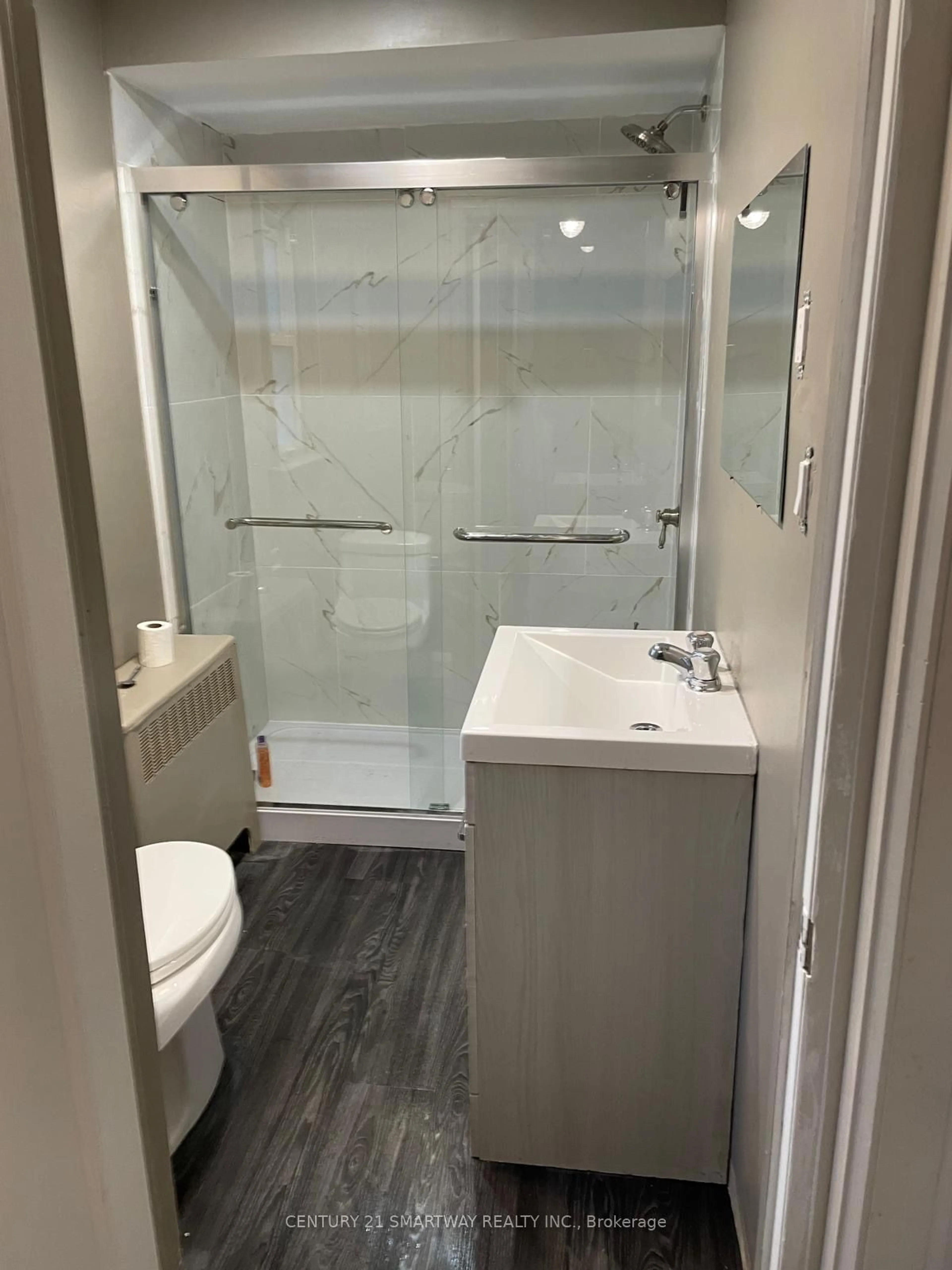 Standard bathroom, unknown for 4528 Longmoor Dr, Burlington Ontario L7L 1Y1