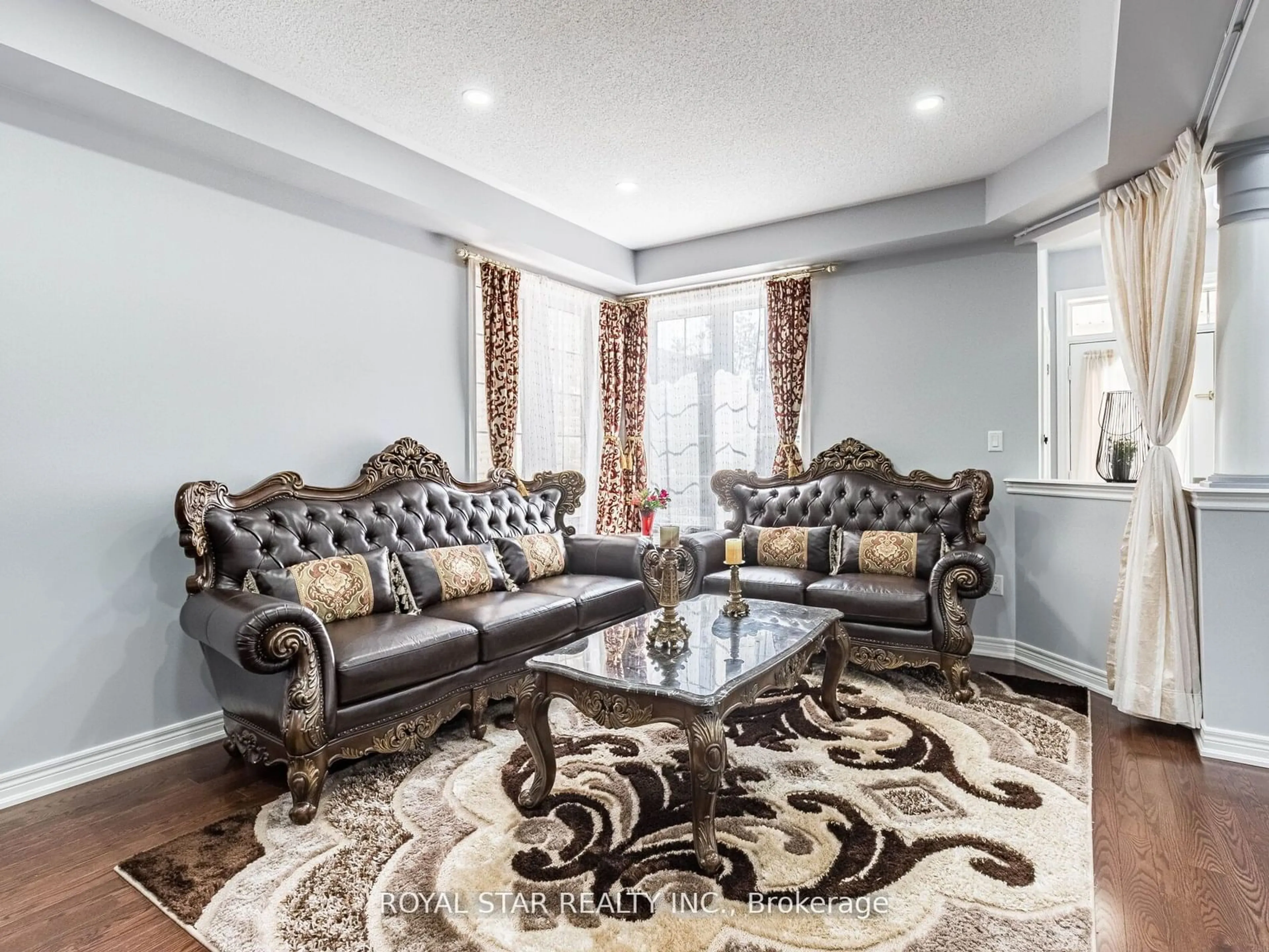 Living room with furniture, unknown for 24 Bonnieglen Farm Blvd, Caledon Ontario L7C 3X8