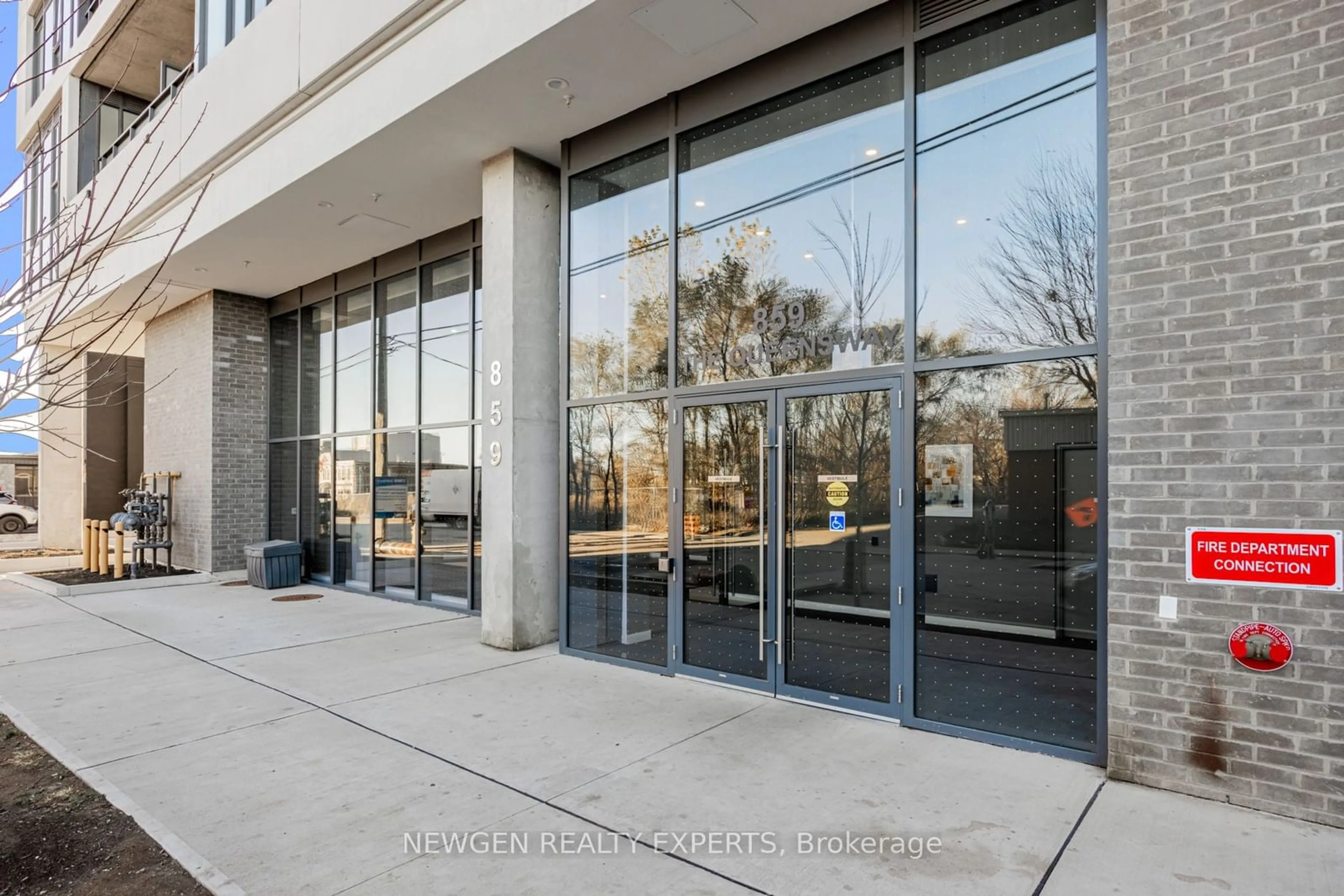 Indoor foyer for 859 The Queensway #1007, Toronto Ontario M8Z 1N8