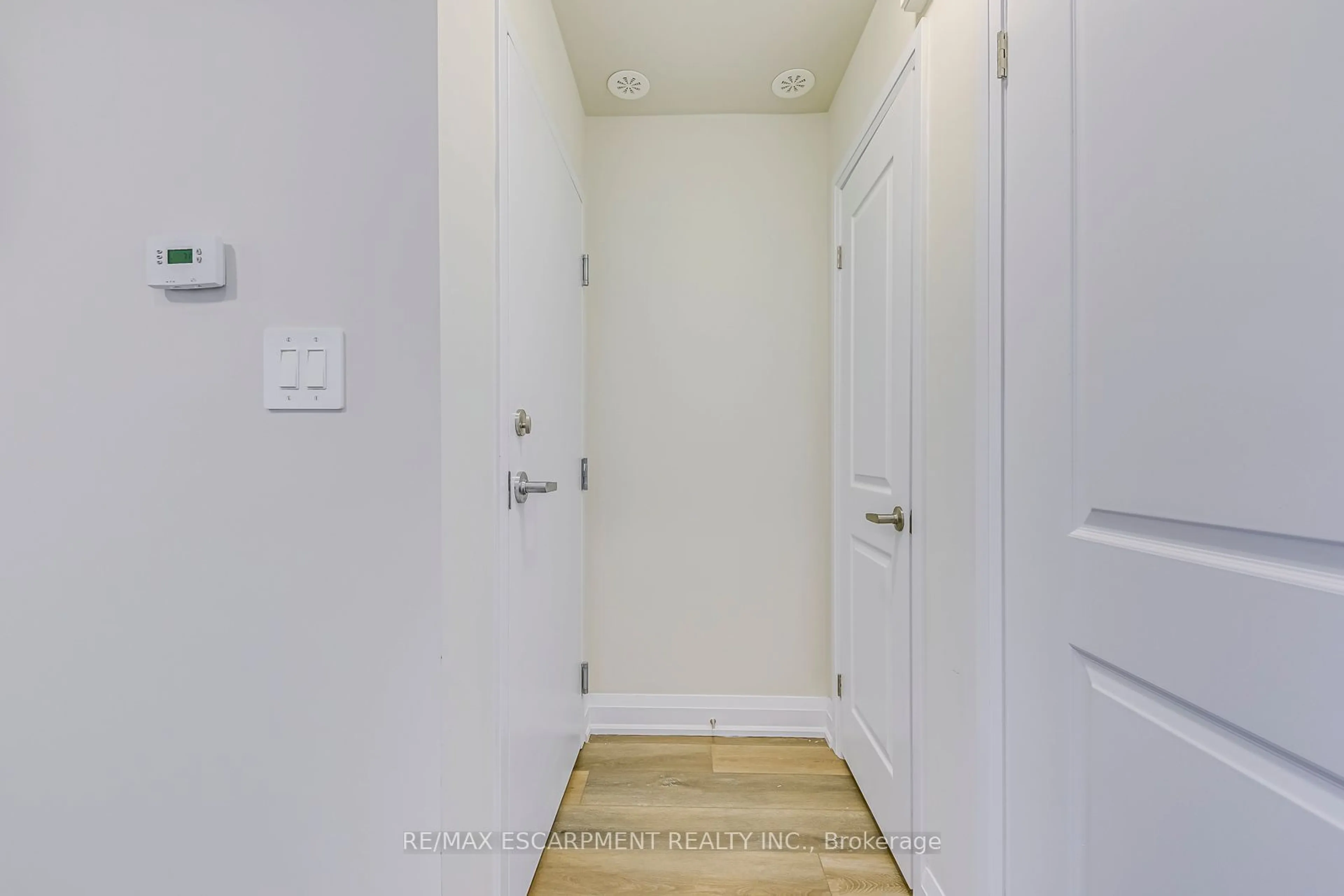 Indoor entryway for 1577 Rose Way #105, Milton Ontario L9E 1N4