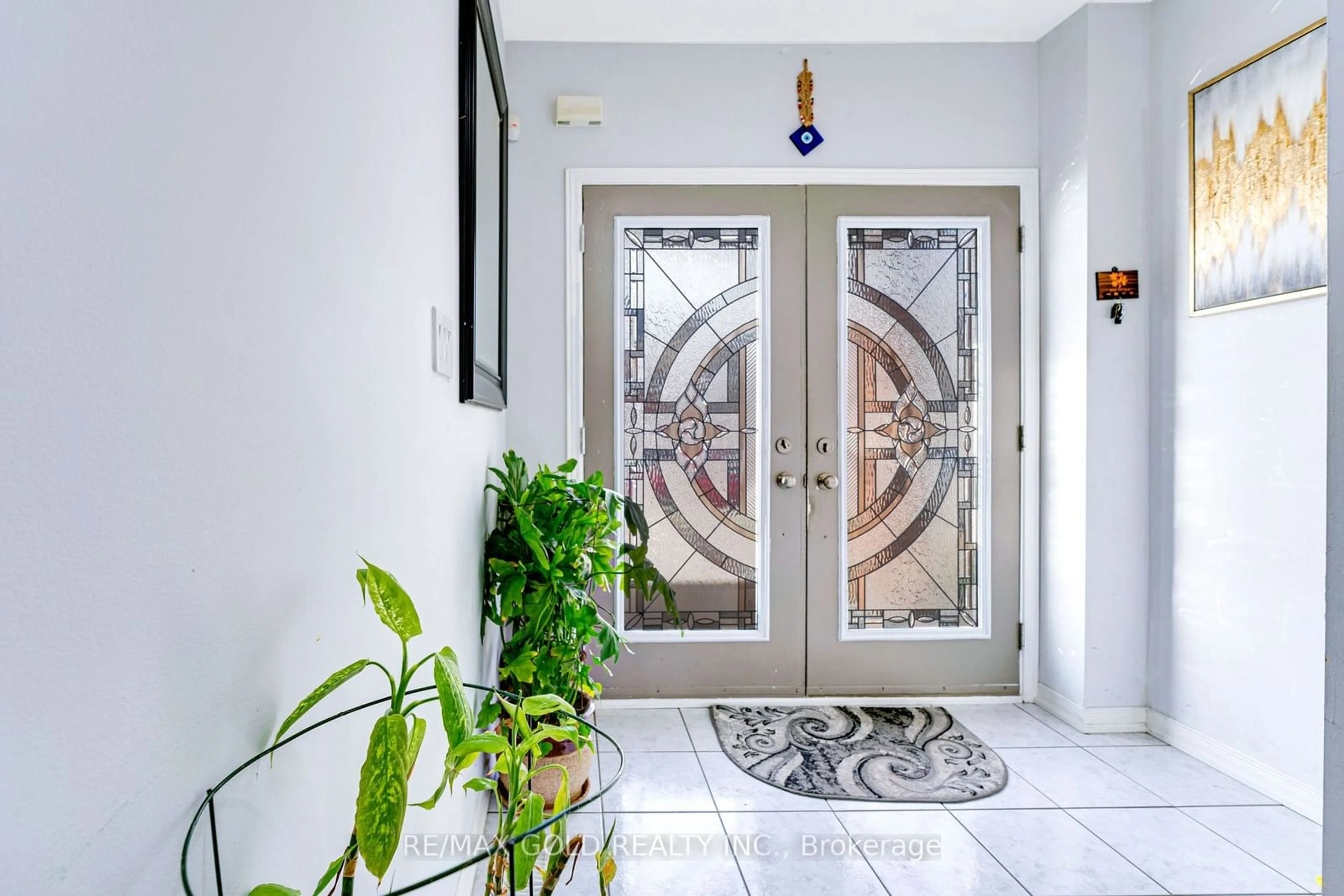 Indoor entryway for 3 Hot Spring Rd, Brampton Ontario L6R 3H9