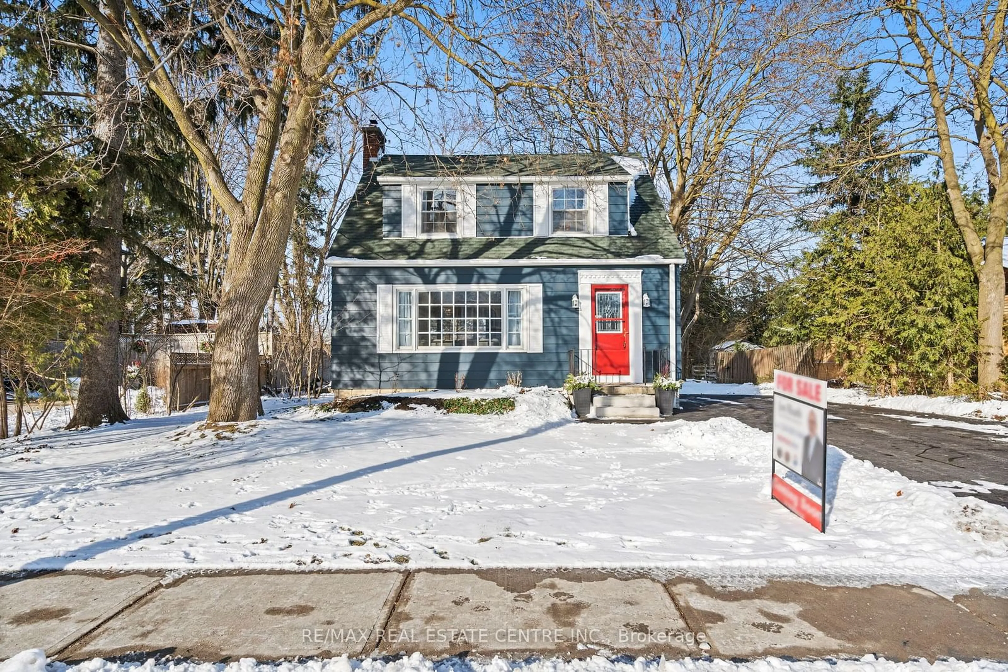 Home with vinyl exterior material, street for 71 Zina St, Orangeville Ontario L9W 1E6