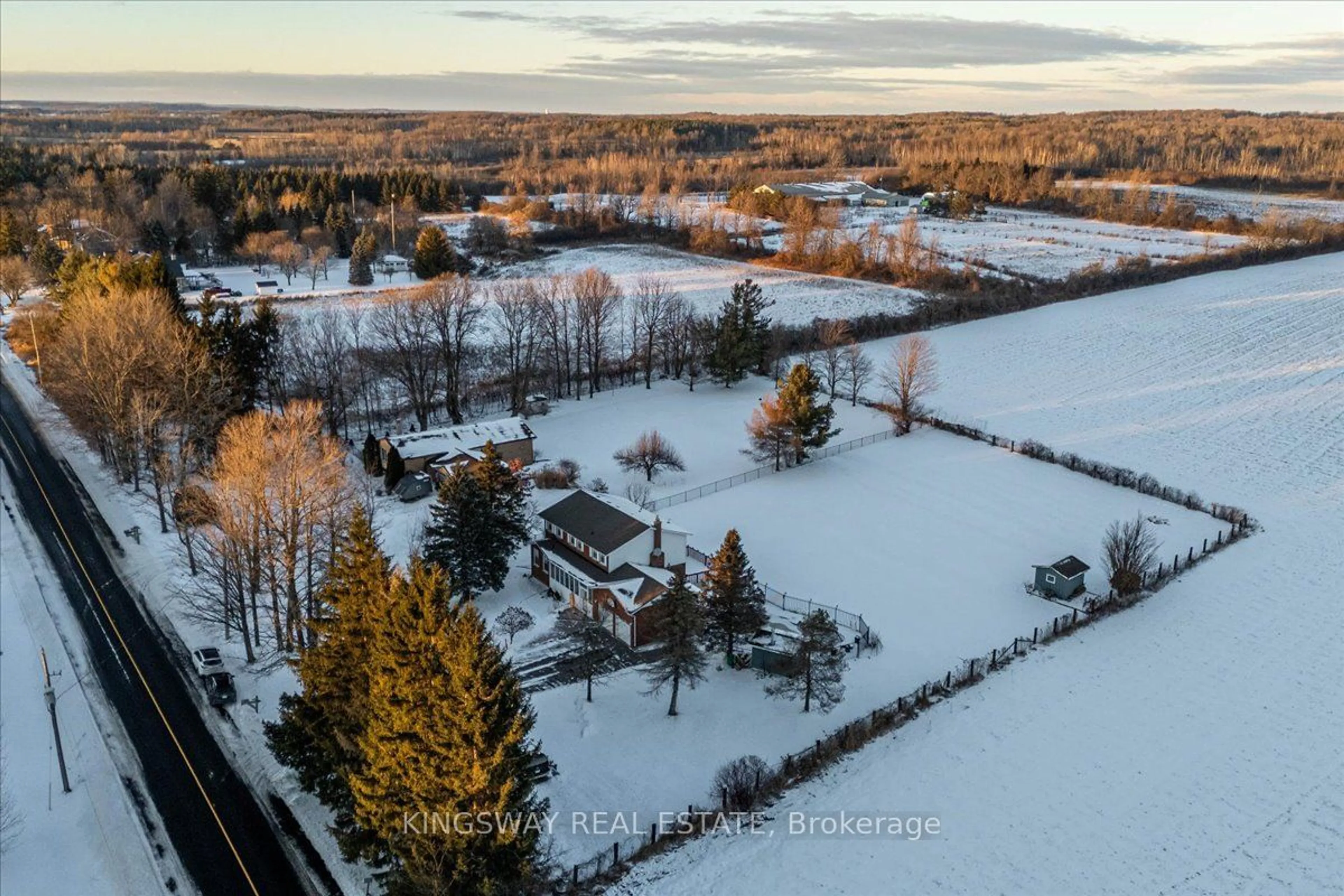 A pic from outside/outdoor area/front of a property/back of a property/a pic from drone, water/lake/river/ocean view for 18577 St Andrews Rd, Caledon Ontario L7K 2E3