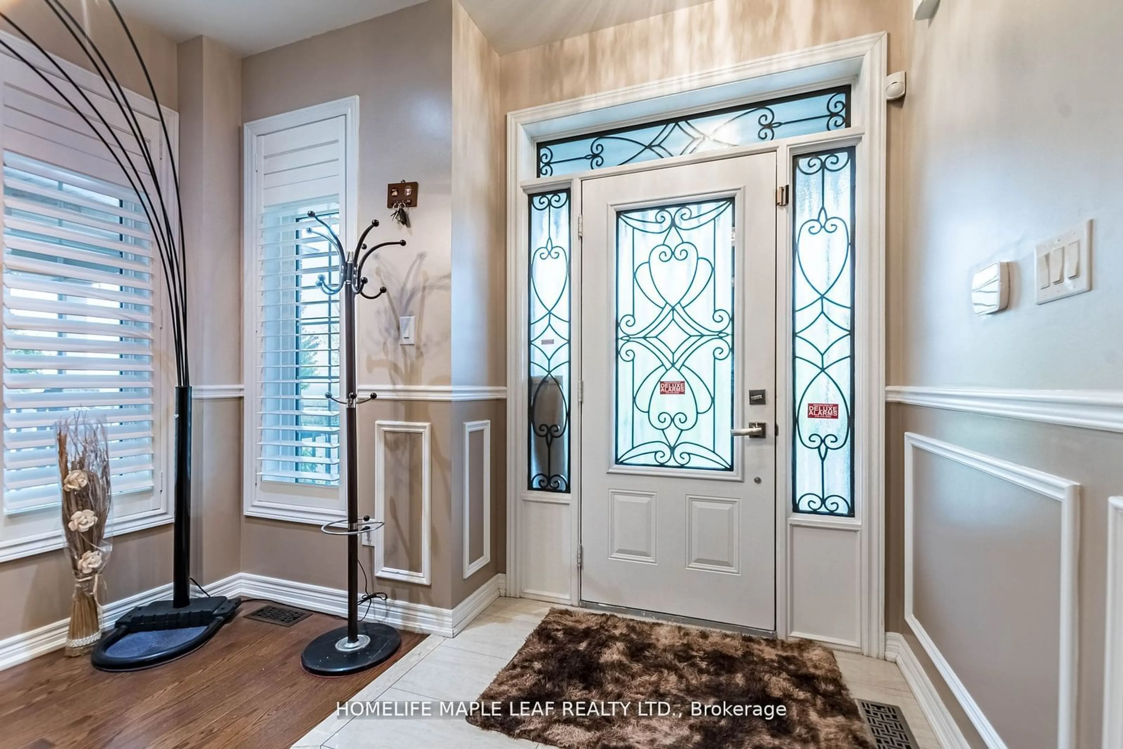 Indoor entryway for 34 Jolana Cres, Halton Hills Ontario L7G 0G5