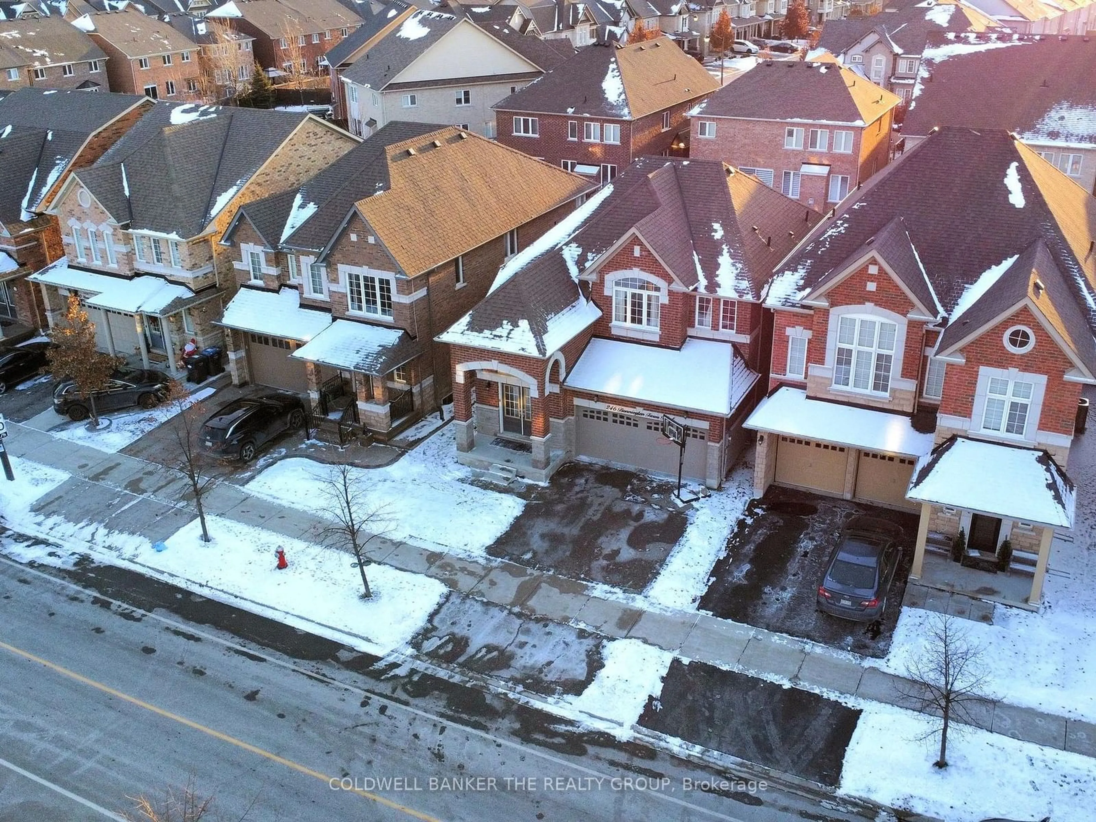 A pic from outside/outdoor area/front of a property/back of a property/a pic from drone, street for 246 Bonnieglen Farm Blvd, Caledon Ontario L7C 3Y4