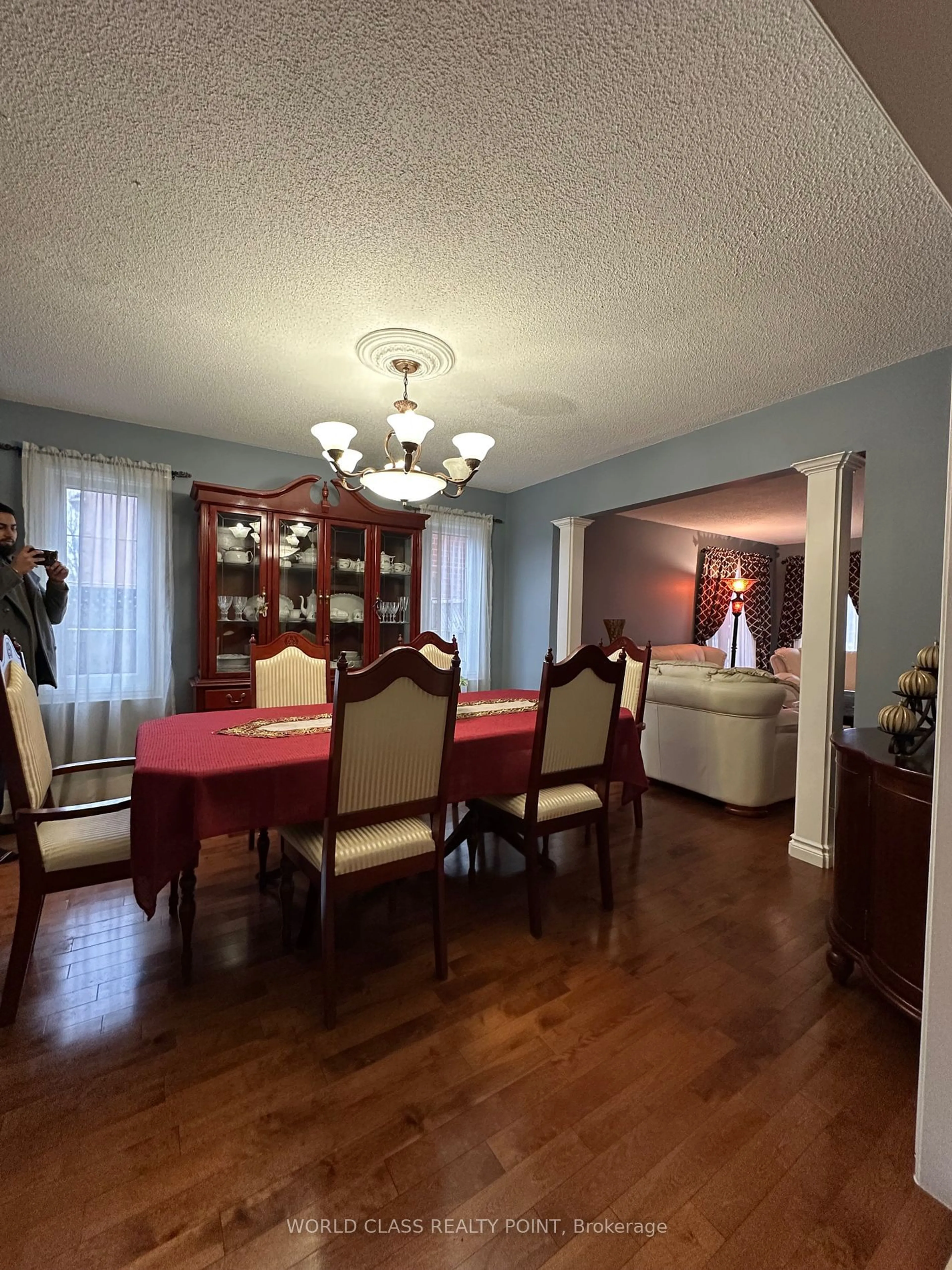 Unknown for 1612 Moongate Cres, Mississauga Ontario L5M 4T1