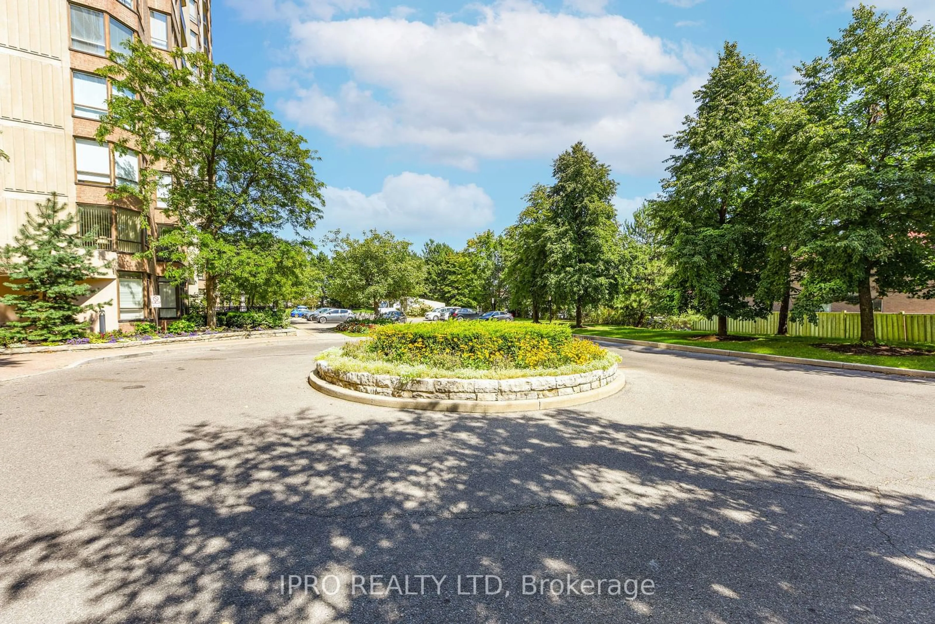 A pic from outside/outdoor area/front of a property/back of a property/a pic from drone, street for 20 Cherrytree Dr #1112, Brampton Ontario L6Y 3V1