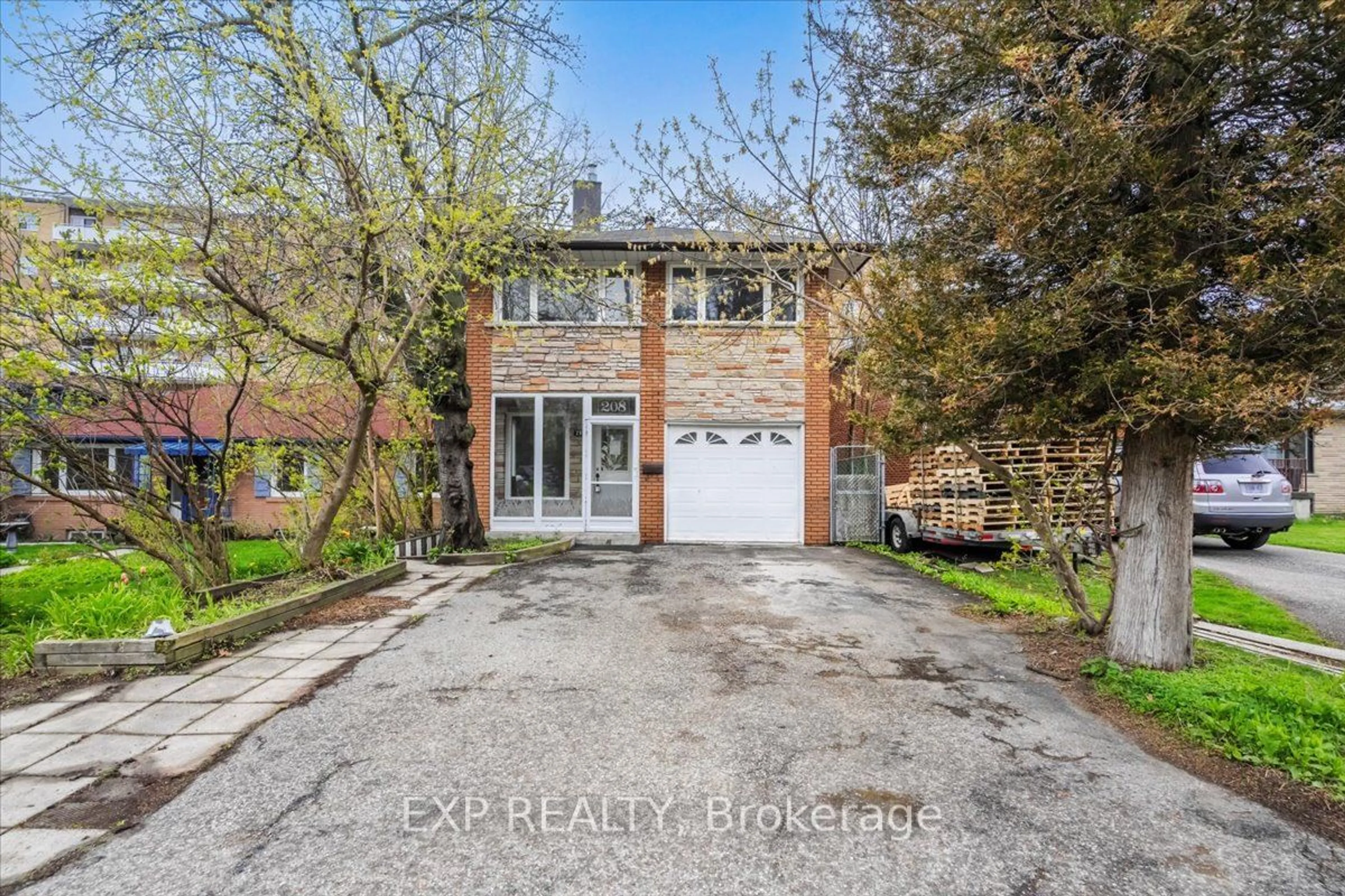 Home with brick exterior material, street for 208 Lake Prom, Toronto Ontario M8W 1A8